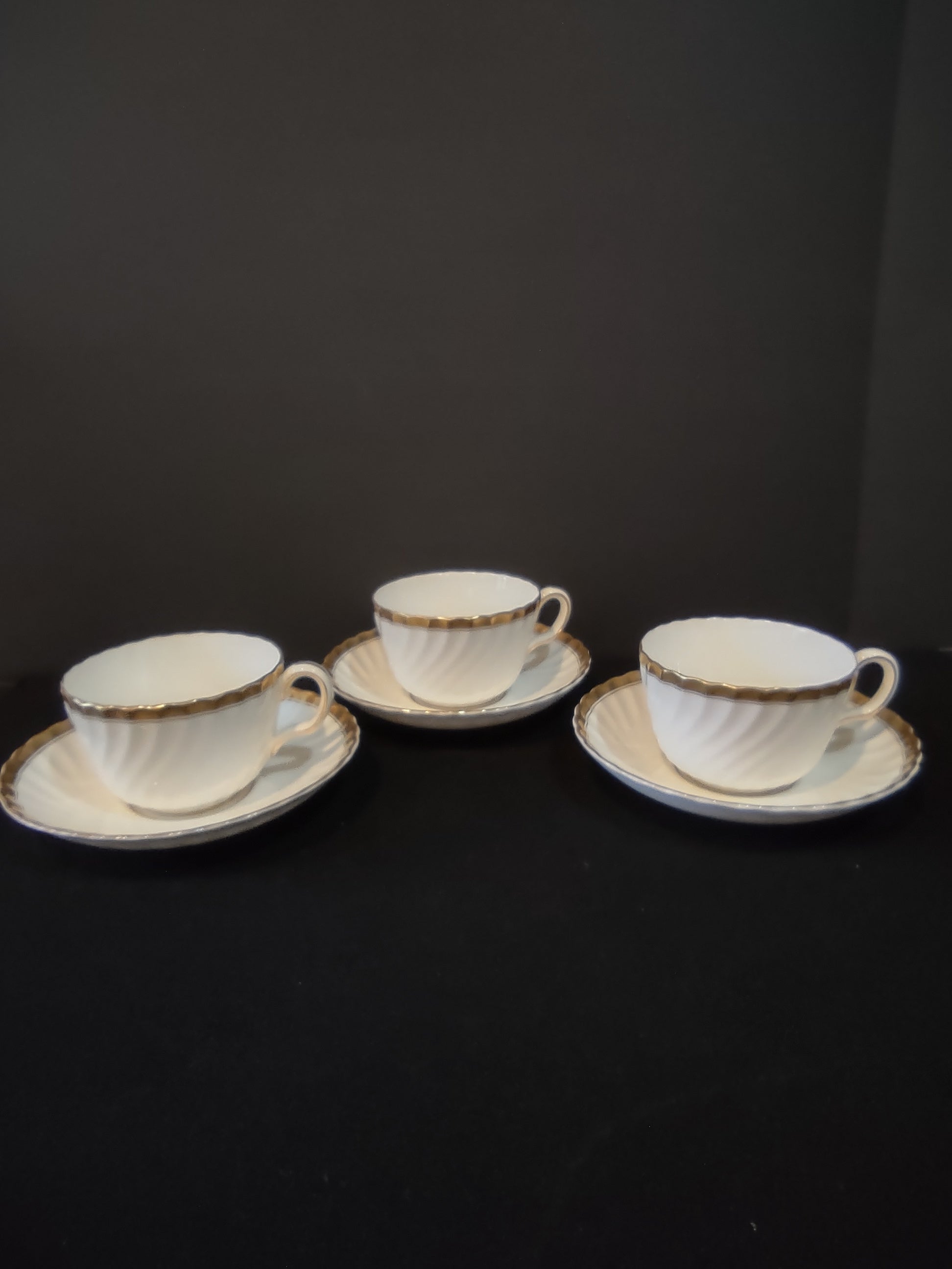 Vintage Minton Gold Rose Tea Cup Saucer Bone China Gold Trim x 3 (Lot 5430)