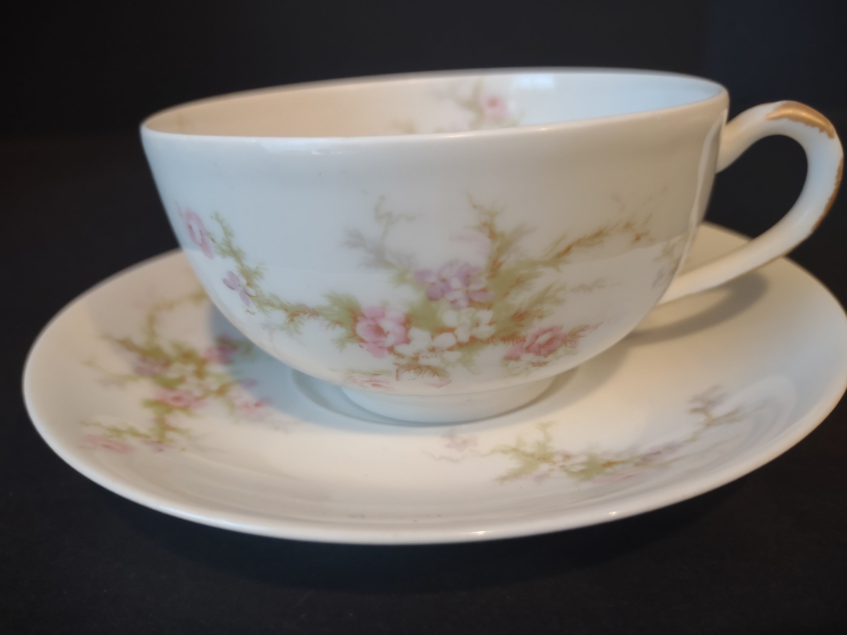 Haviland Limoges Tea Cup & Saucer Rose White Purple Flower Moss (lot 901)