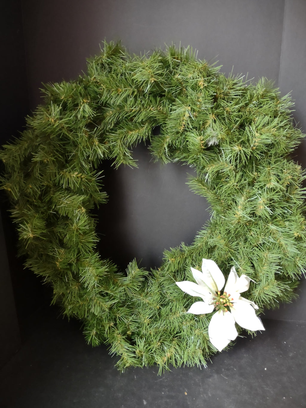 Vintage Christmas Artificial Green Wreath 26" (lot 3332)