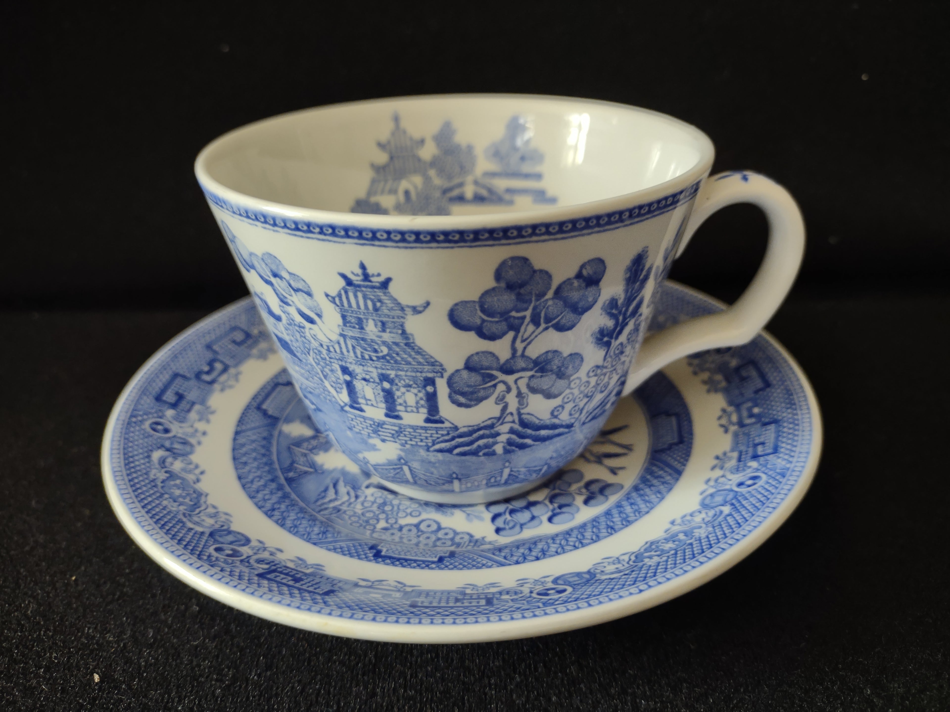 Spode Blue & White Room Teacup Willow Vintage English Transferware (lot 5842)
