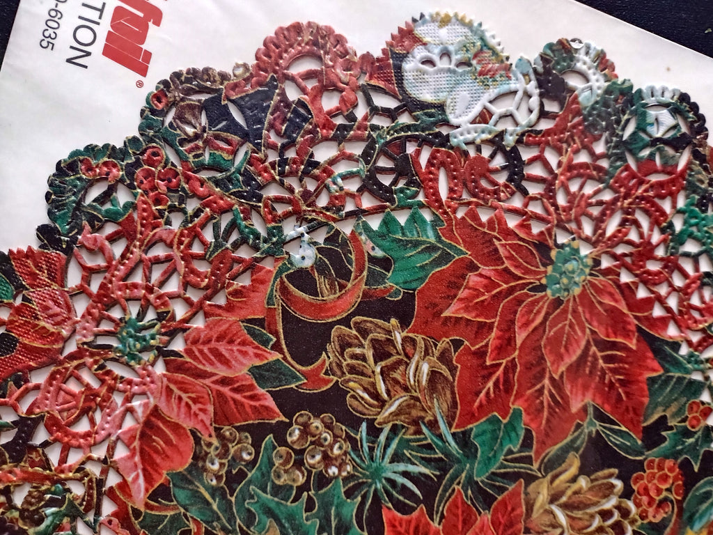 Christmas 12" Doilies Red White Poinsettia Holly Design Set Of 5 (Lot 4339)