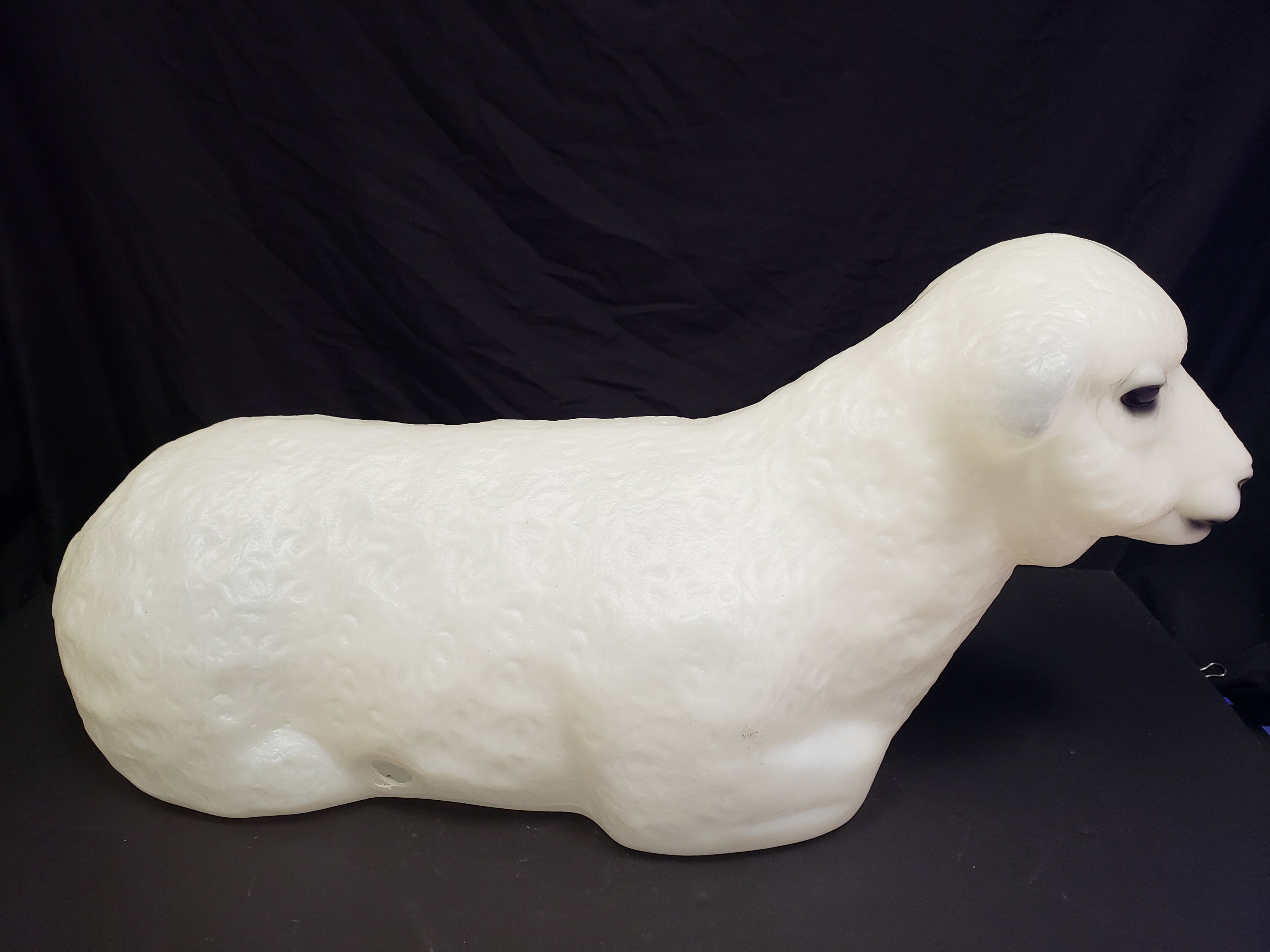 Vintage Christmas Outdoor White Lamb Blow Mold 26" long (lot 2260)