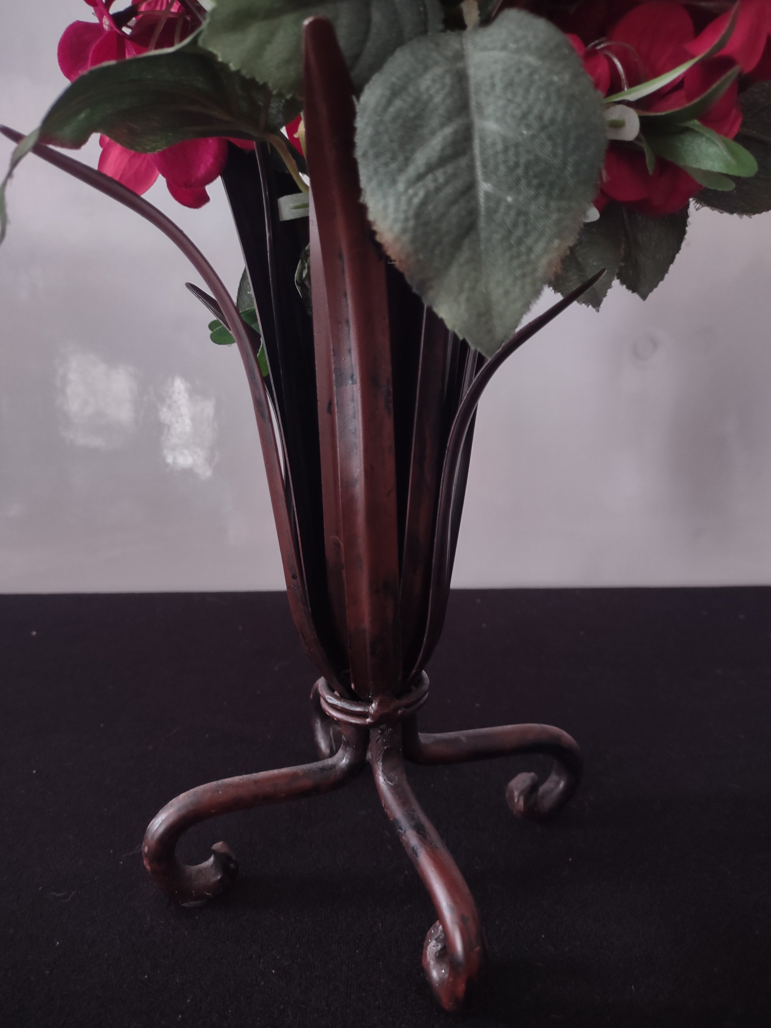 Vintage Poinsettia Hydrangea Christmas Metal Vase Taper Candle Holders (Lot 4083