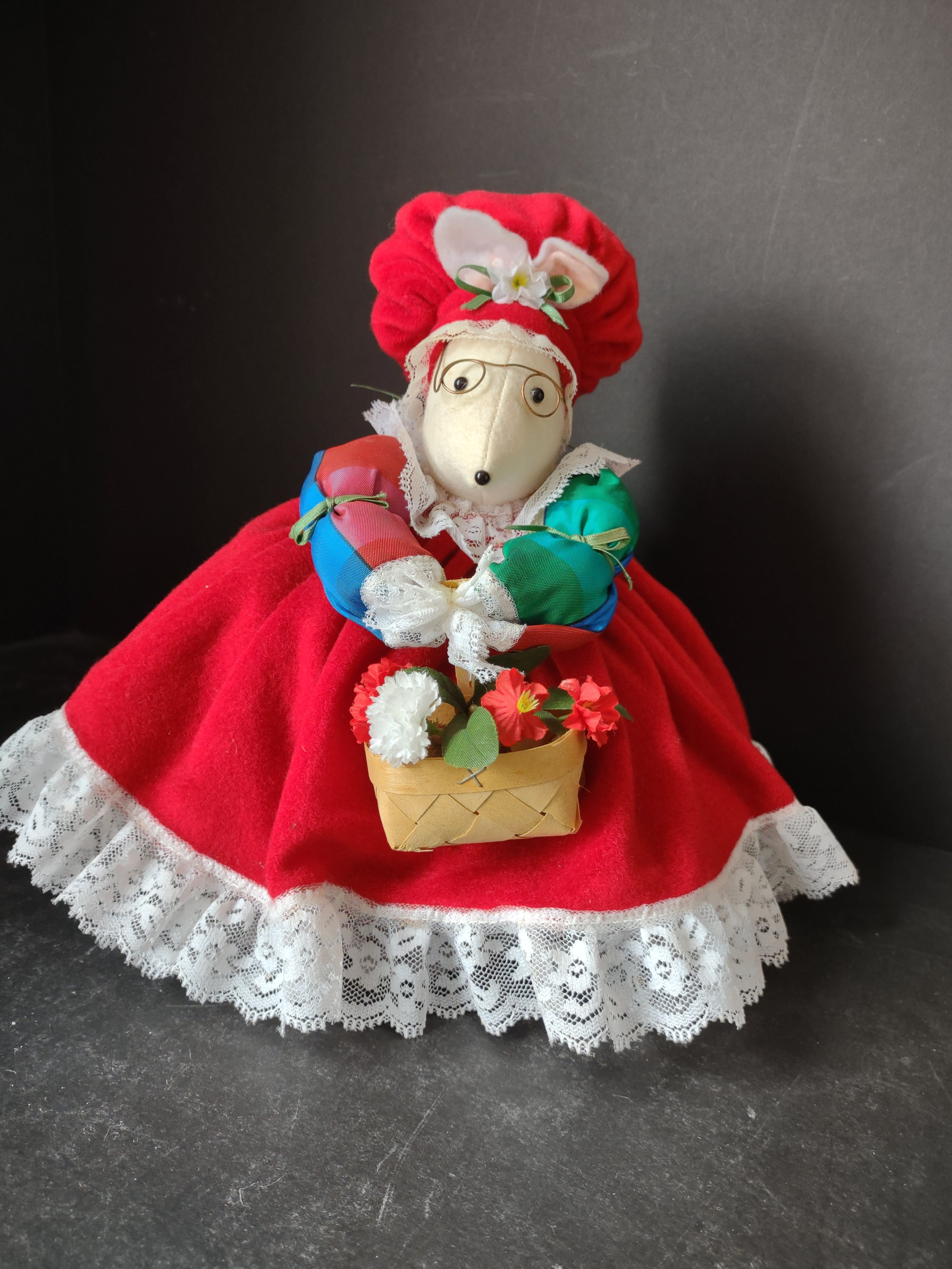 Vintage Christmas Easter Mouse Mice Dressed Up with Flower Basket (lot 5257)