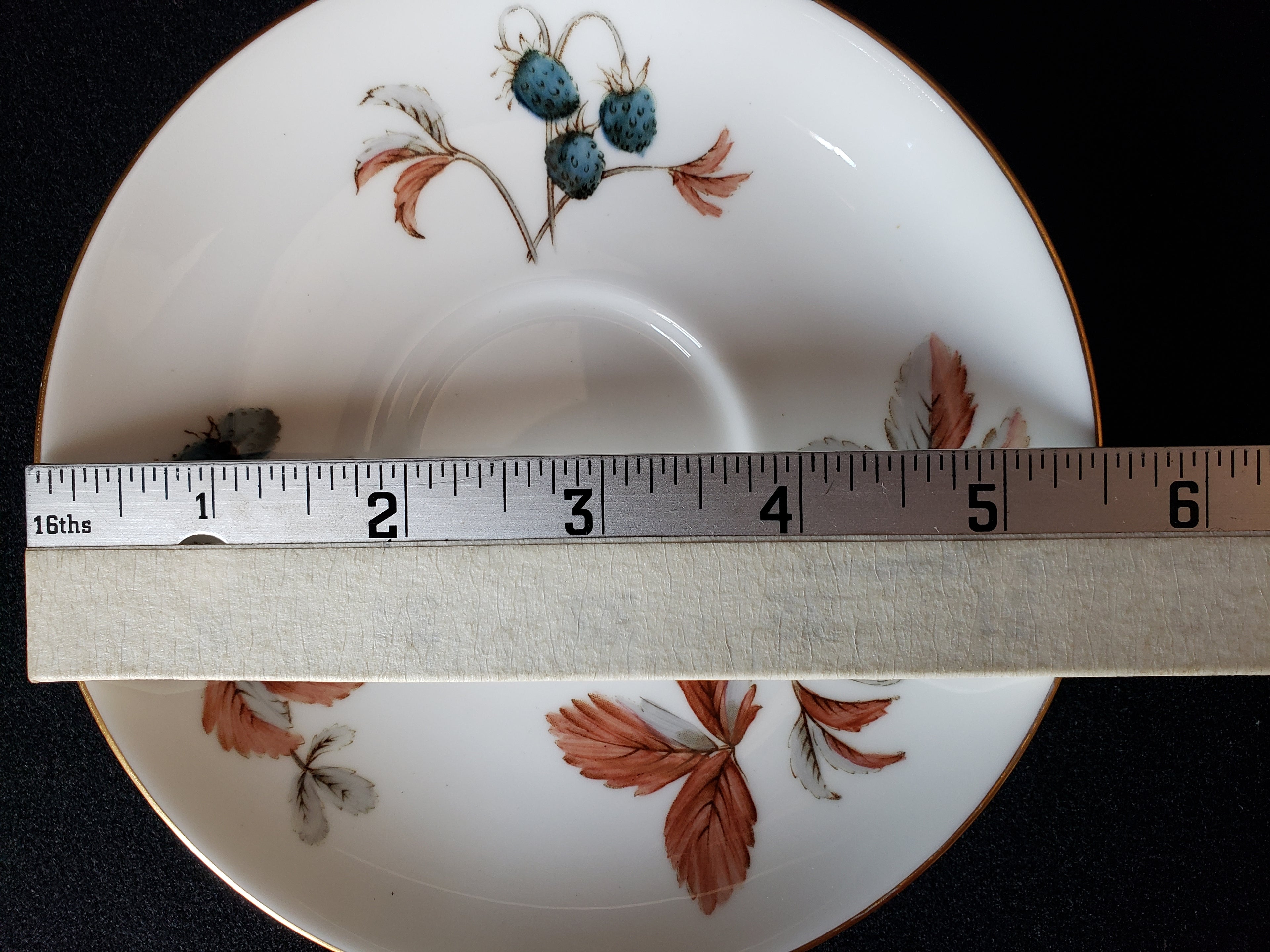 Vintage Royal Worcester Fraises Des Bois Saucer ONLY 5-1/2" (lot 2134)