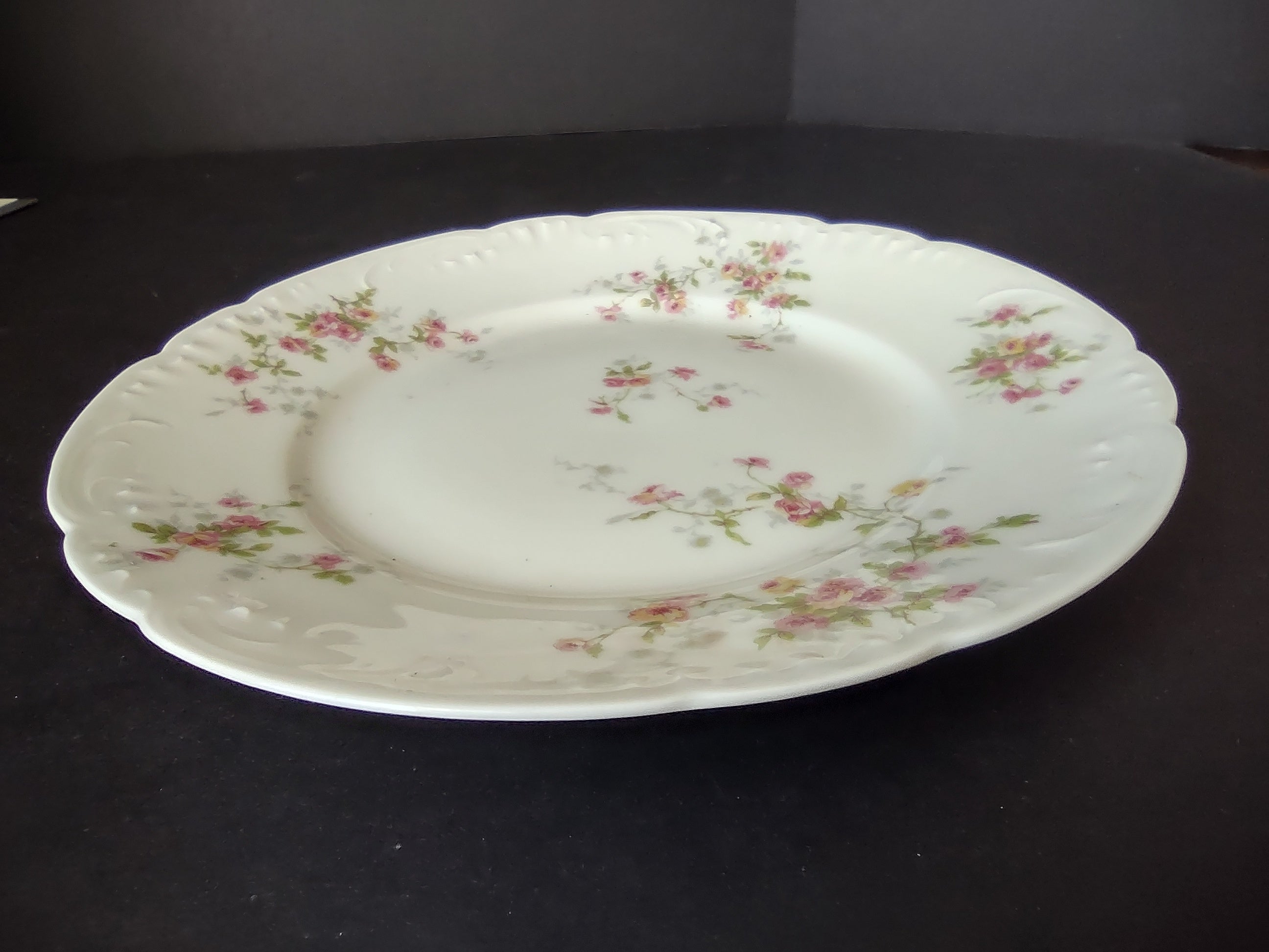Haviland France Limoges French Cottage Shabby Chic Dinner Plate Roses (lot 1102)