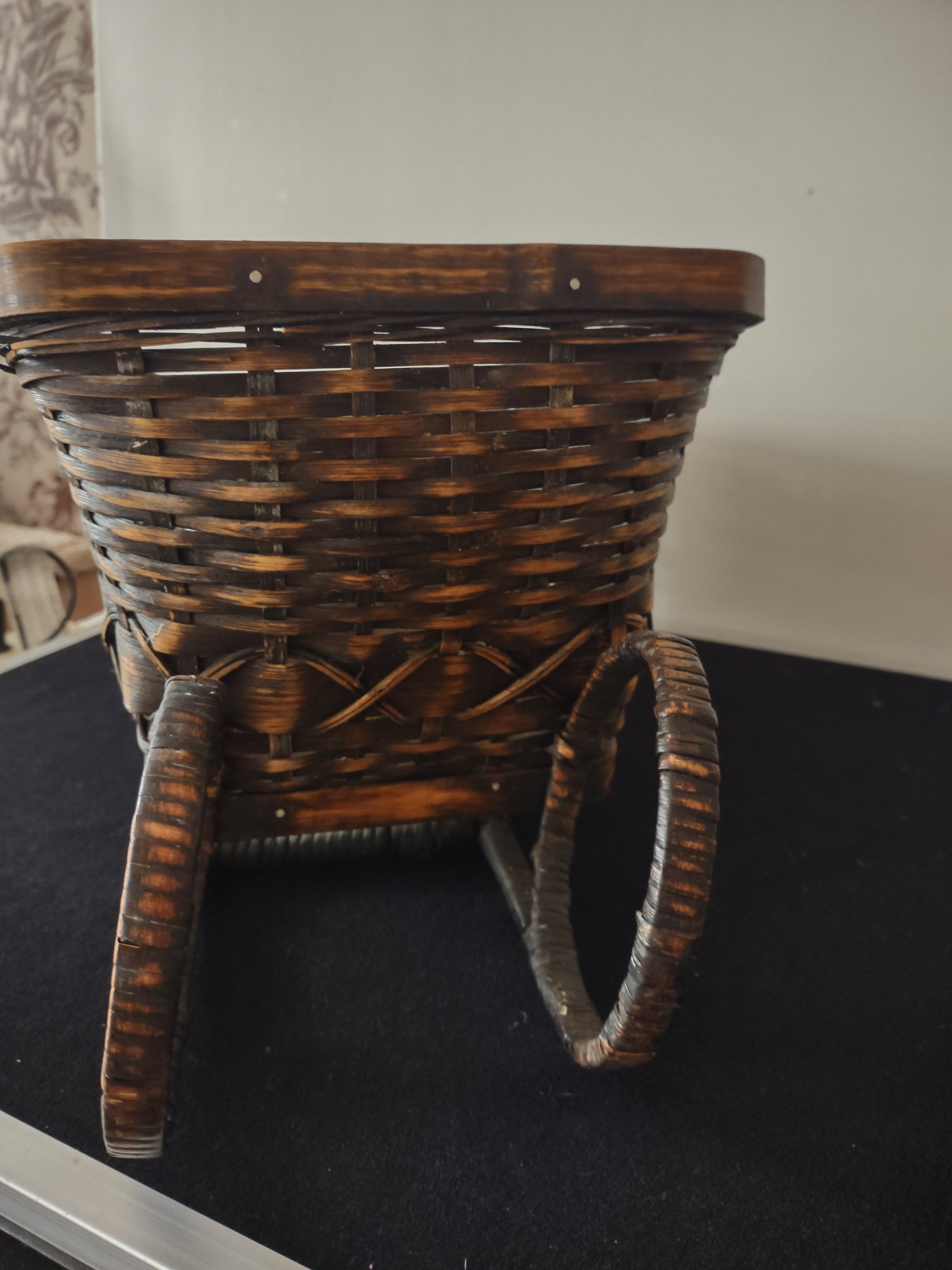 Vintage Christmas Wicker Sleigh Basket Planter (Lot 3713)