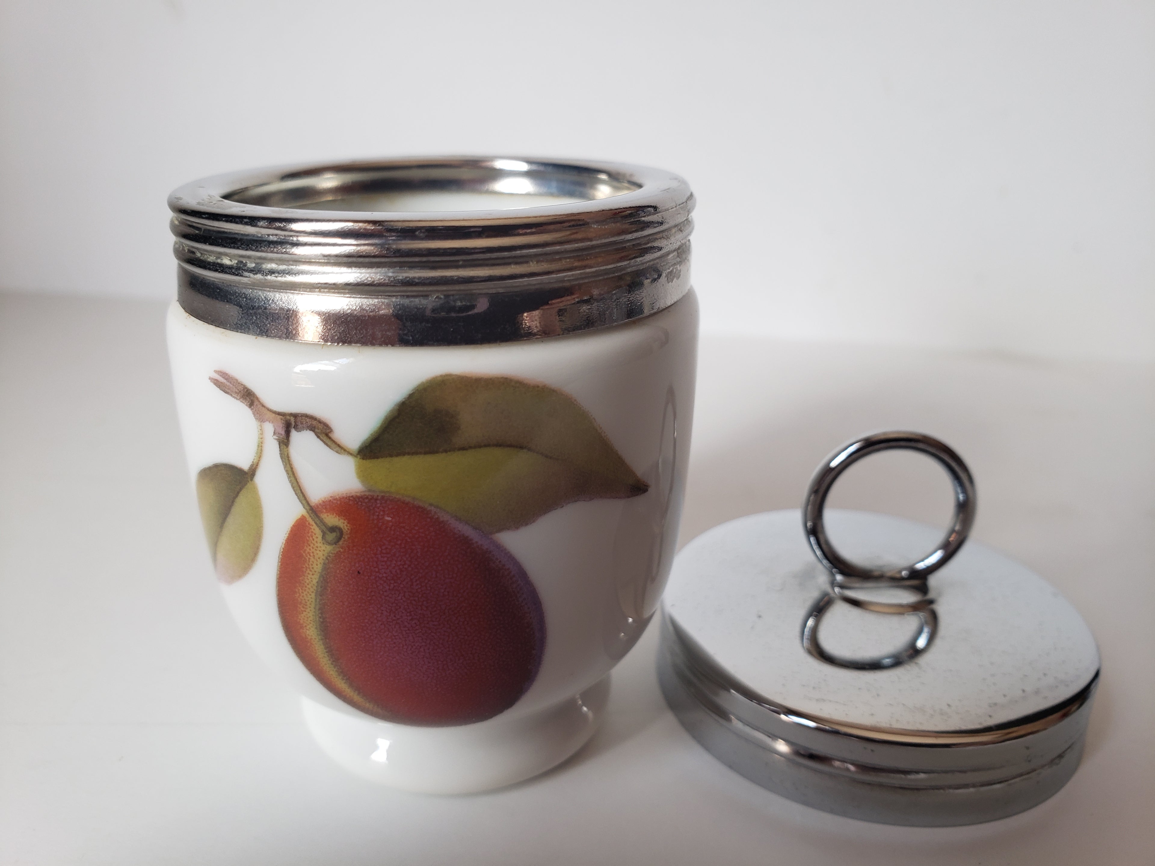 Vintage Evesham Royal Worcester Egg Coddler Cup (lot 2209)