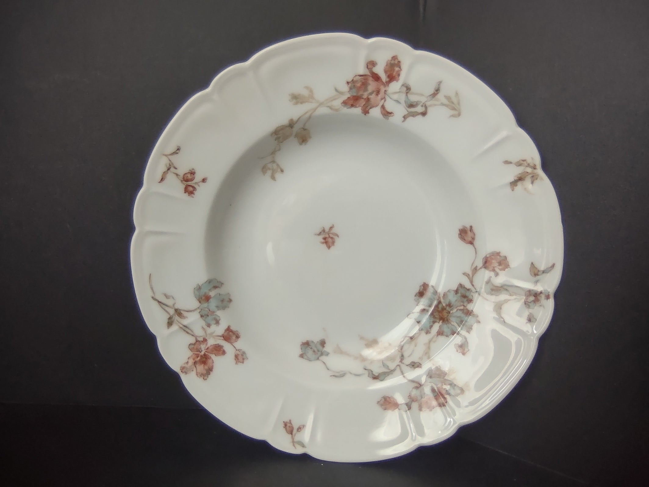 Antique Haviland Limoges Blue Red Flower Soup Plate 9" (lot 957)