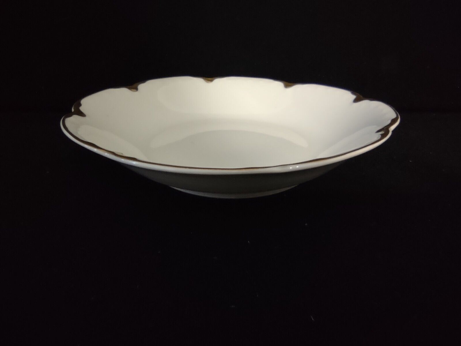 Haviland Limoges White Coupe Salad Plate 7-1/2" Gold Trim (lot 308)