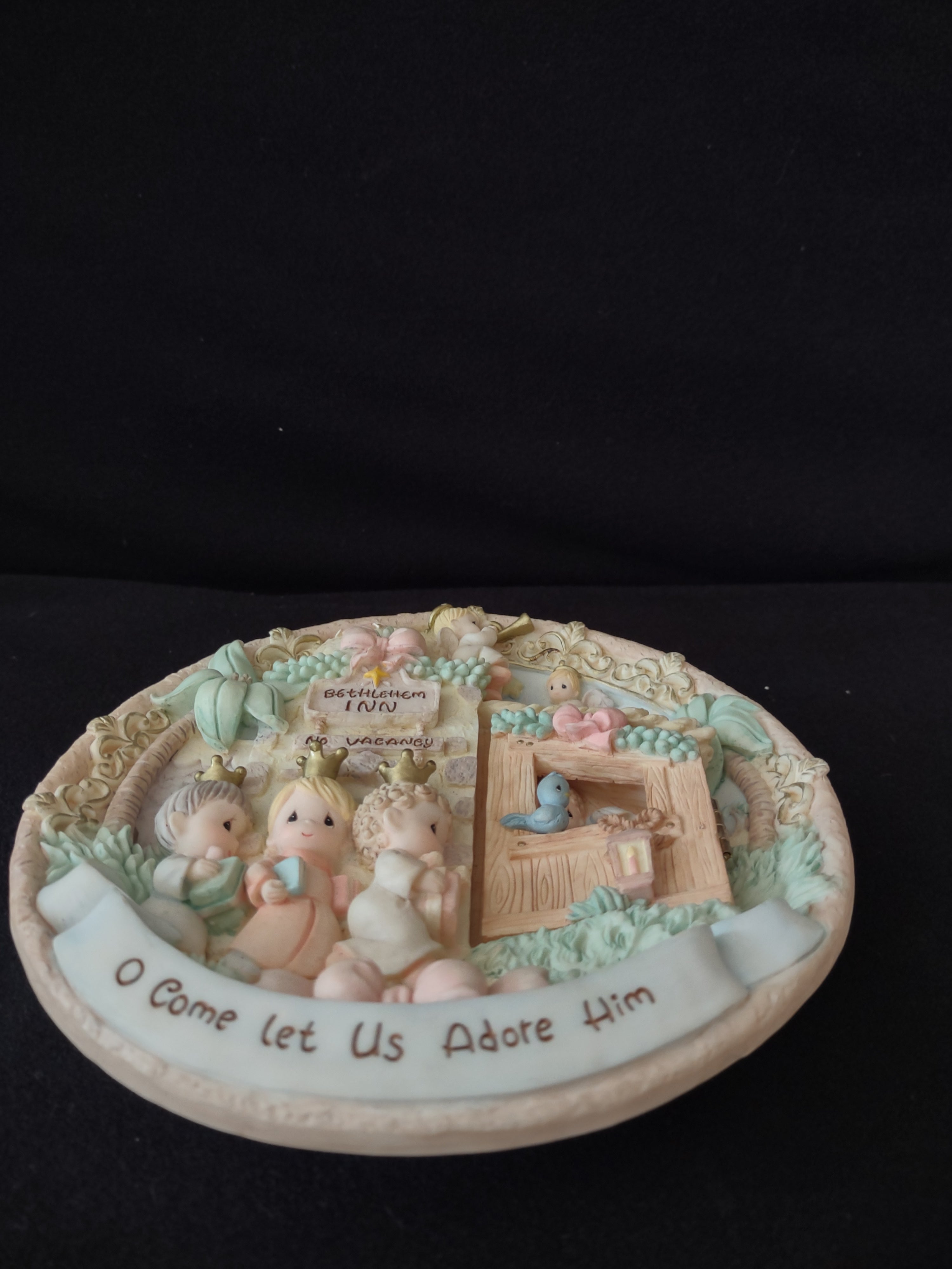 Vintage Christmas Precious Moments Bethlehem Inn Wise Men Holy Family (Lot 4033)