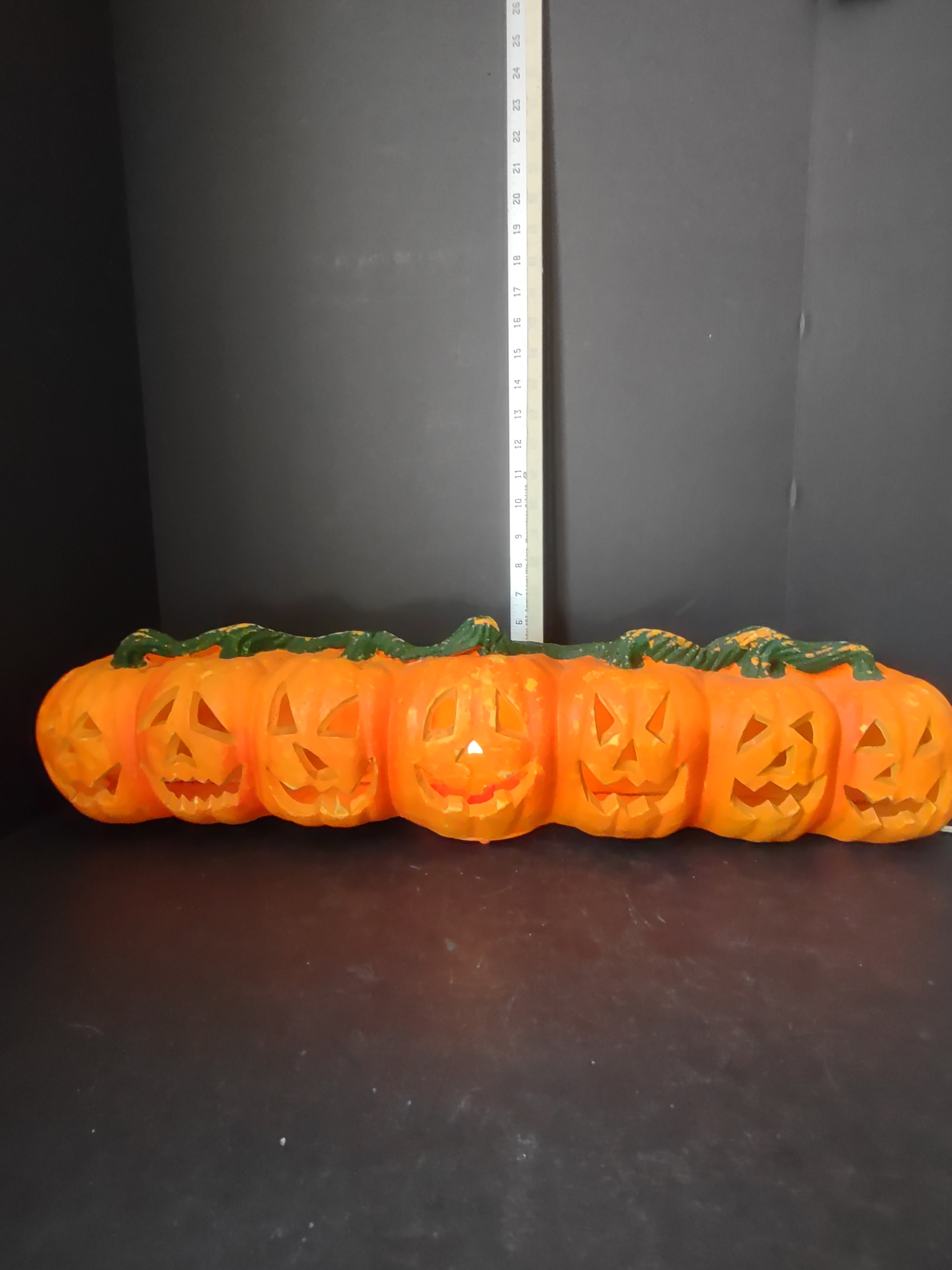 Halloween Polyresin Jack O Lantern Pumpkin Patch 27" Long (Lot 3139)