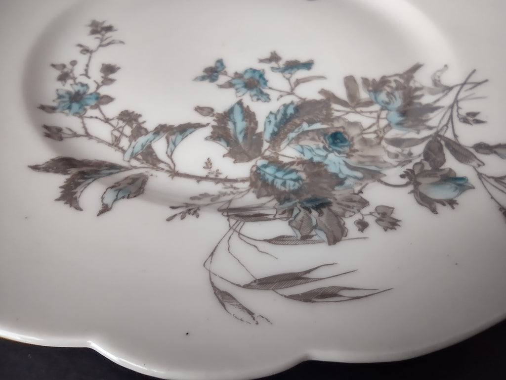 Antique Haviland Limoges Blue Flower Dinner Plate 9-1/2" (lot 959)
