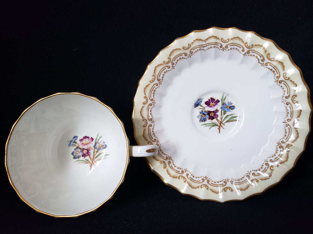 Vintage Royal Worcester Cromwell Tea Cup (lot 2100)
