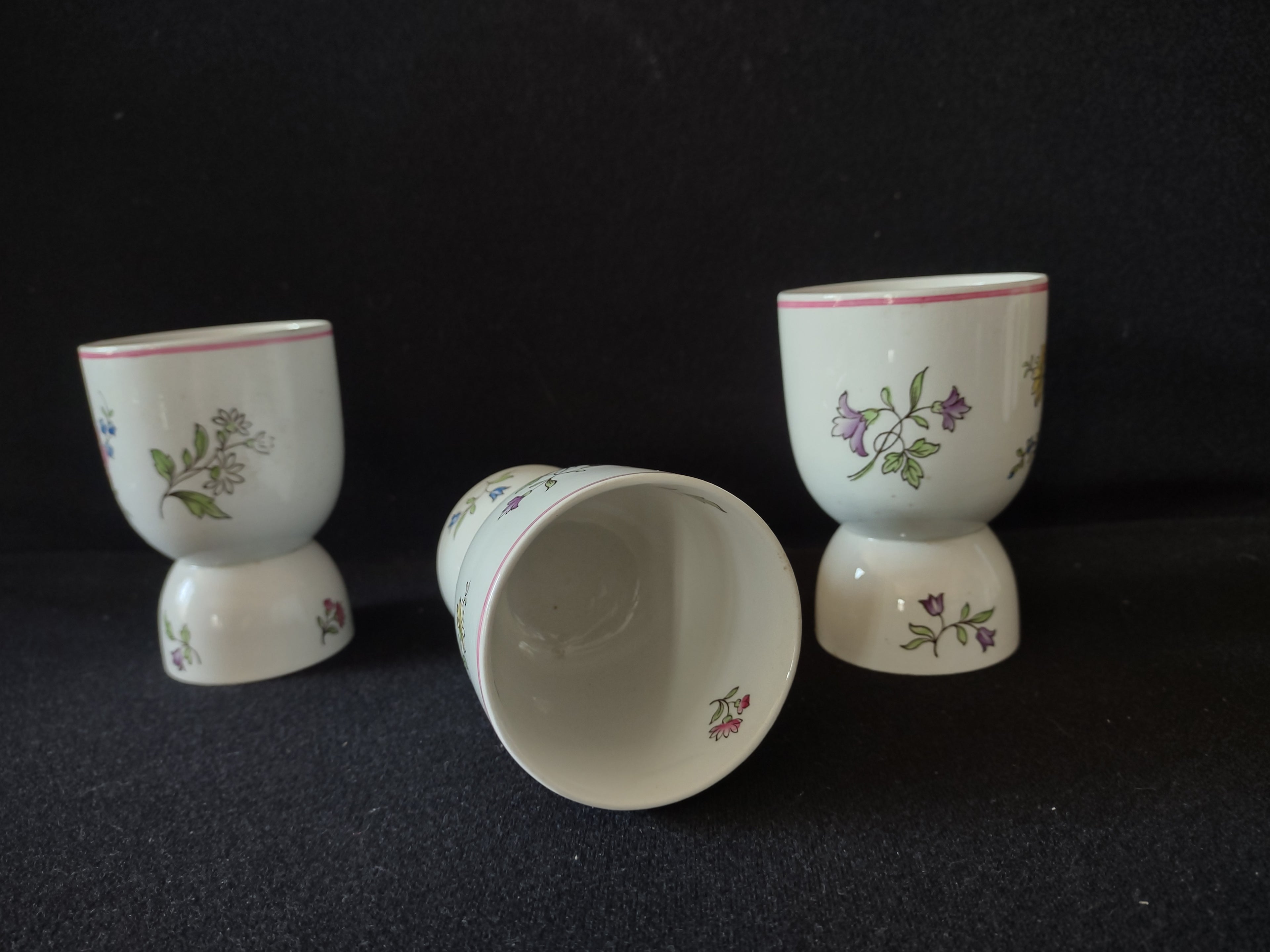 Vintage Ceramic Set of 3 Egg Cups Pink Floral Peonies (lot 5278)