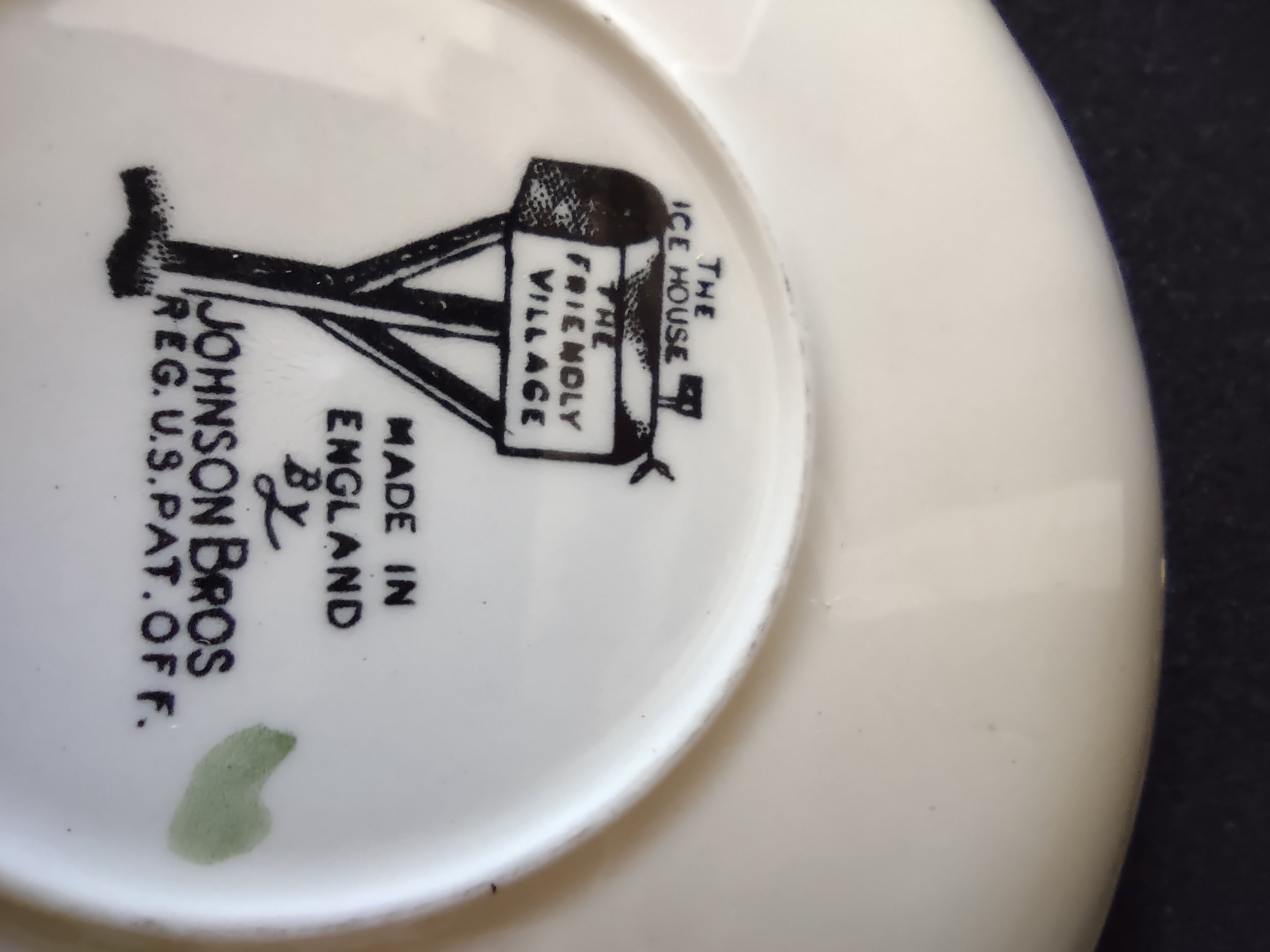 Vintage Johnson Brothers Teacup Saucer Ironstone Friendly Village x 4 (Lot 5534)