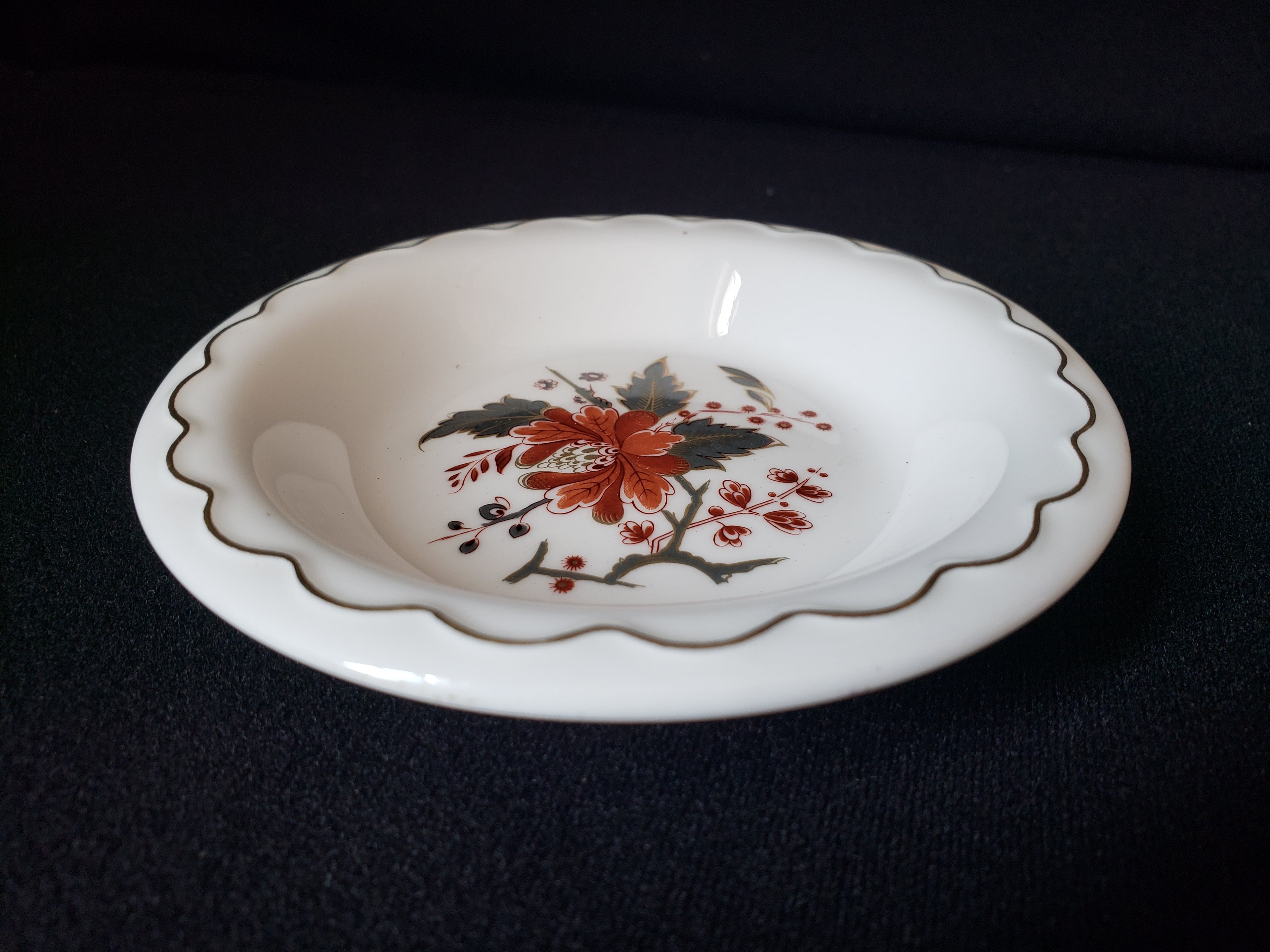 Vintage Royal Worcester Lynbrook" 4-1/2" Small Plate (lot 2054)