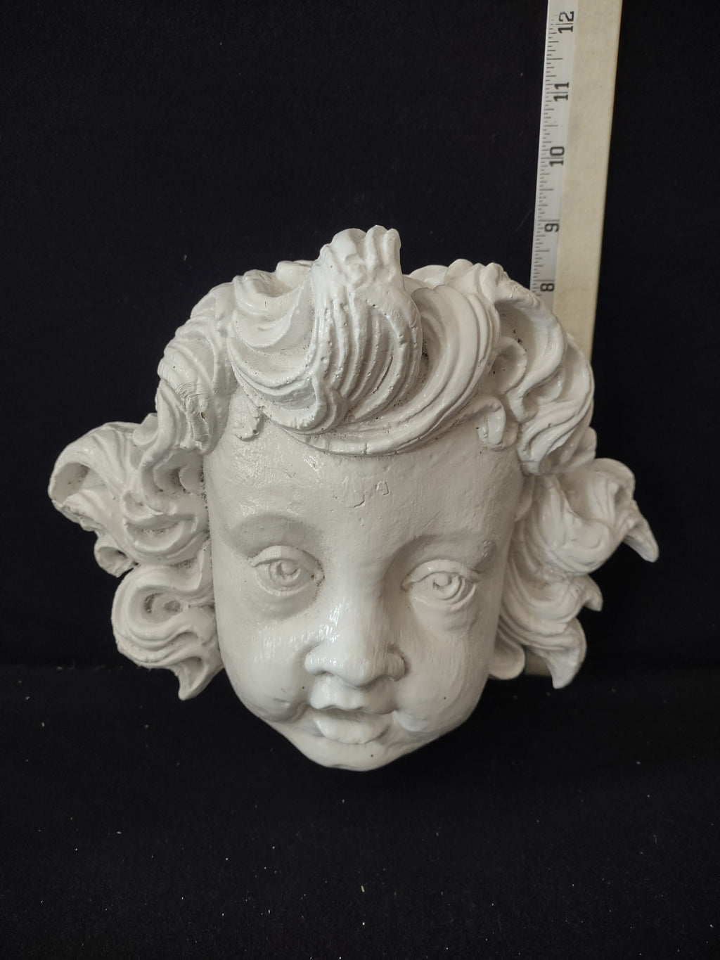 Hand Made White Cherub Garden Wall Hanging (Lot 3937)