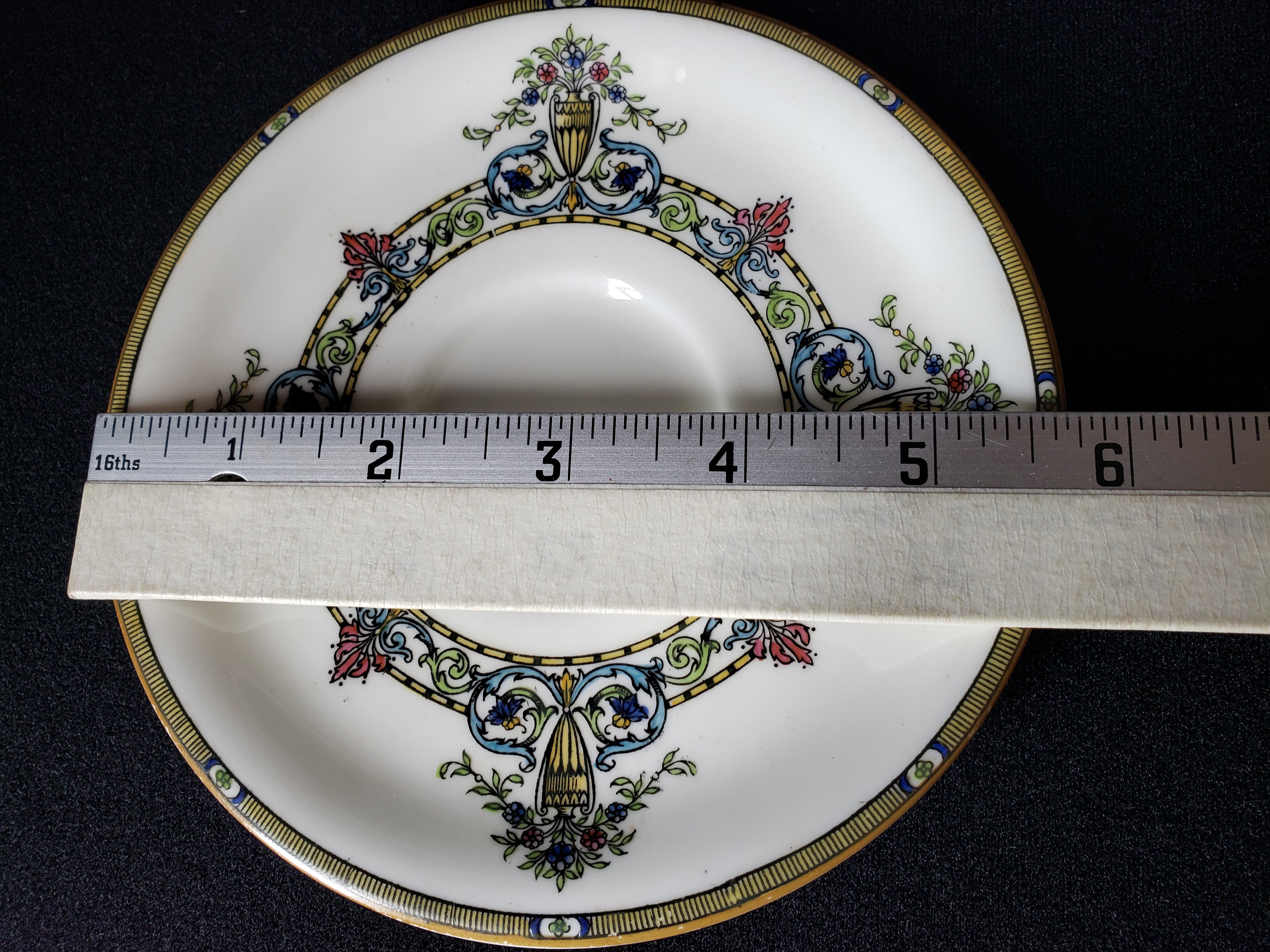 Vintage Royal Worcester Doncaster Saucer ONLY (lot 2078)