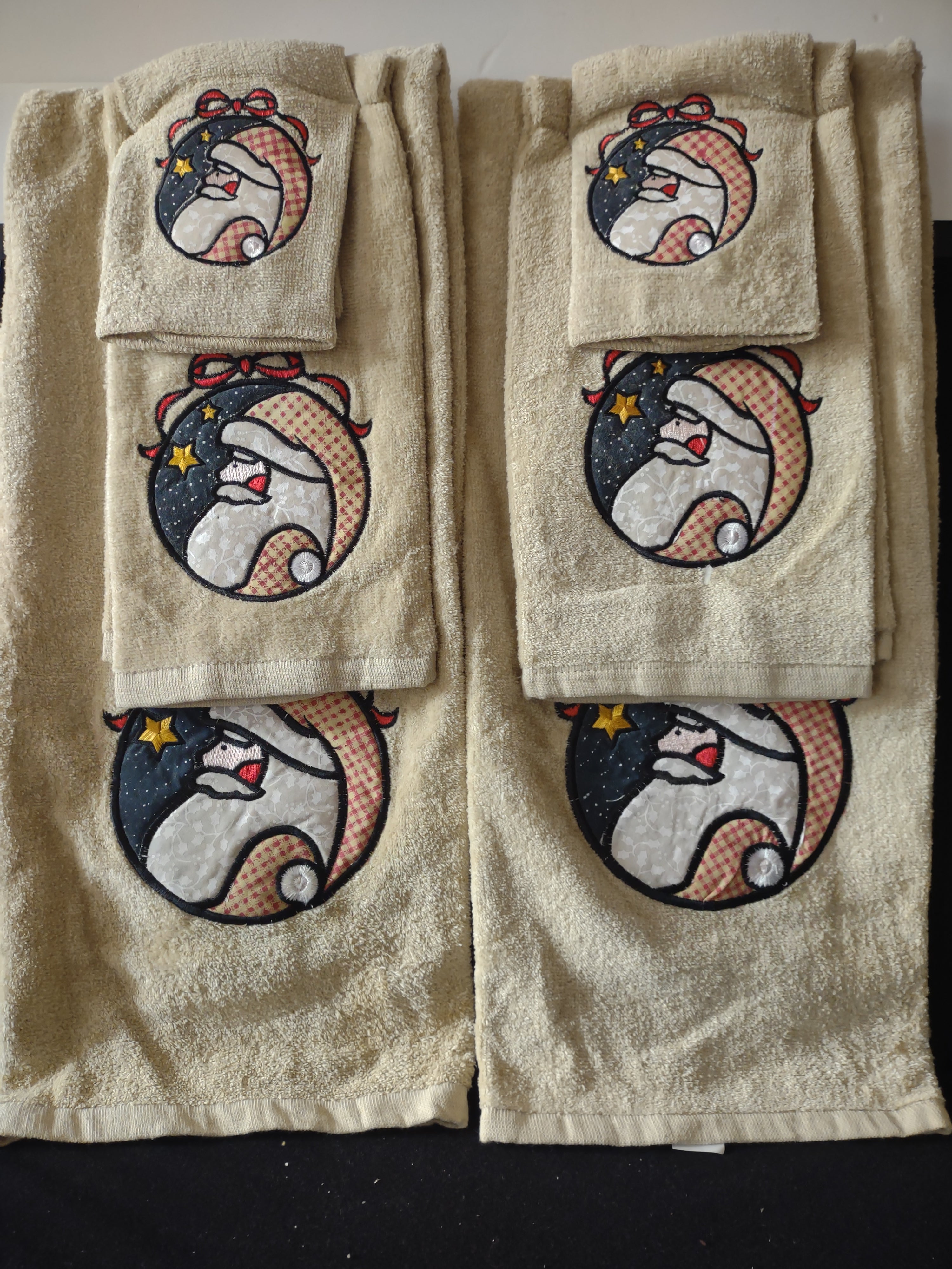 Christmas Santa Applique Beige Wash Cloth Hand Towel Bath Towel Set Of 2(Lot4211