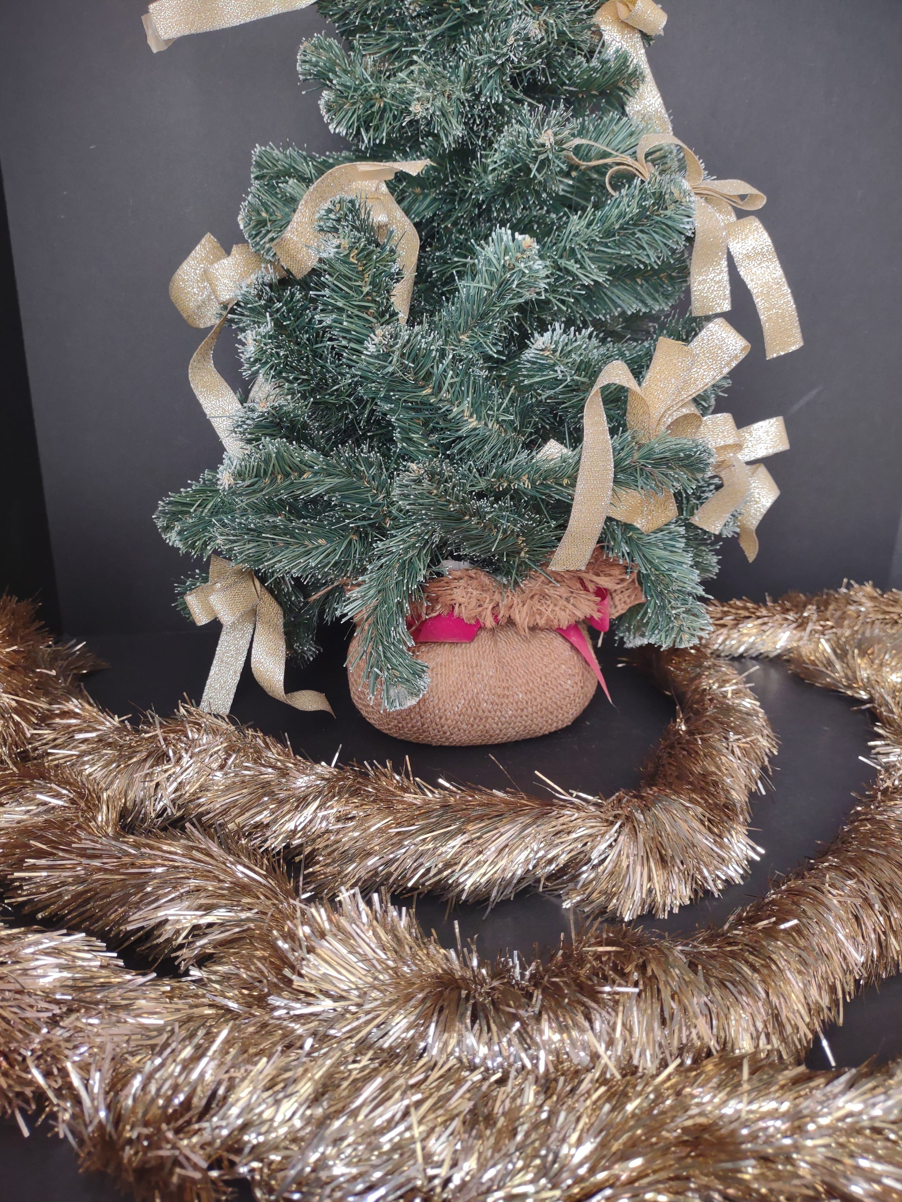 Christmas Holiday Small 20" Tree Gold Garland (lot 1284)