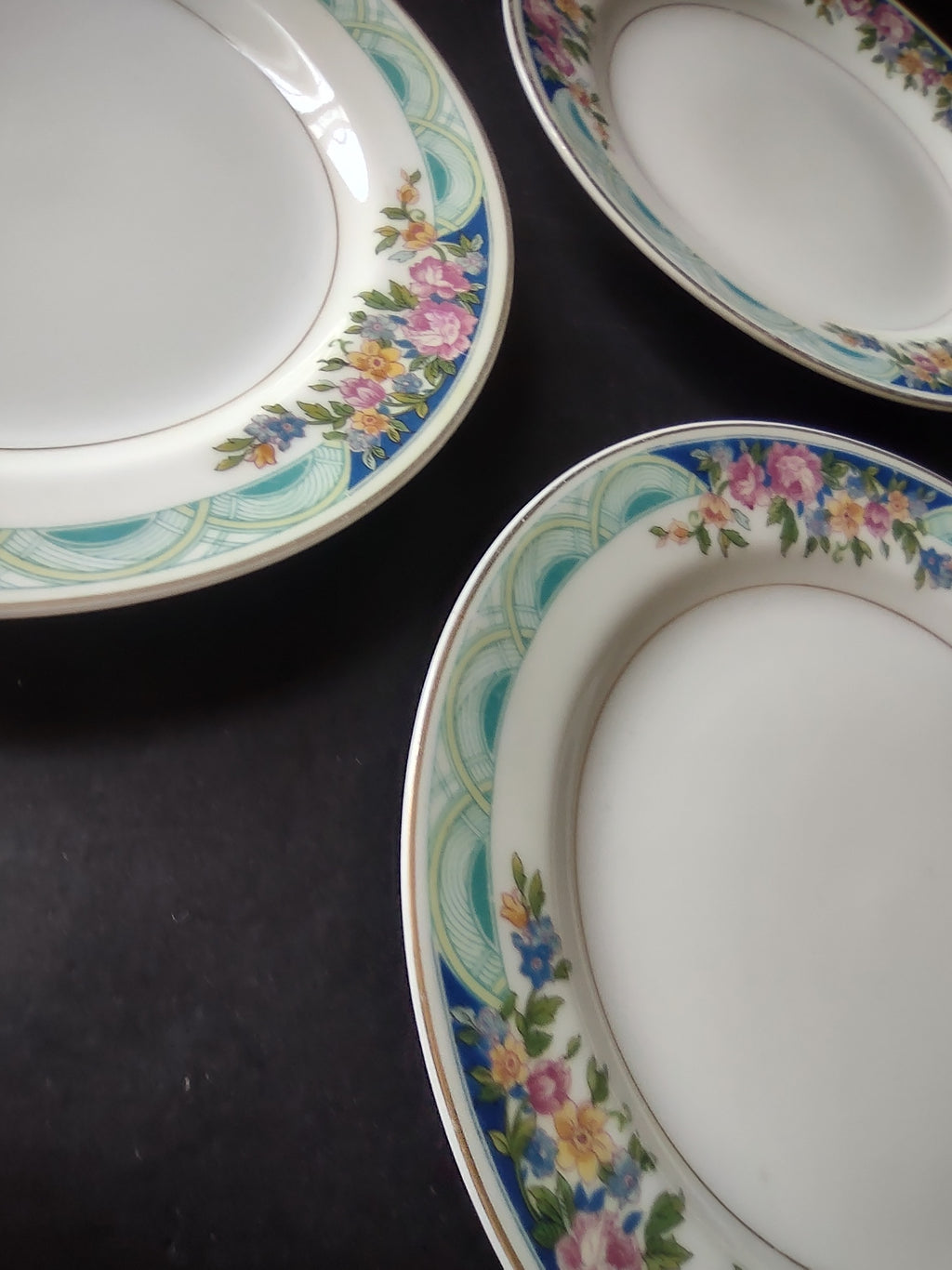 Haviland Limoges Massachusetts 3 x Bread/Butter Plate Blue Floral (lot 934)