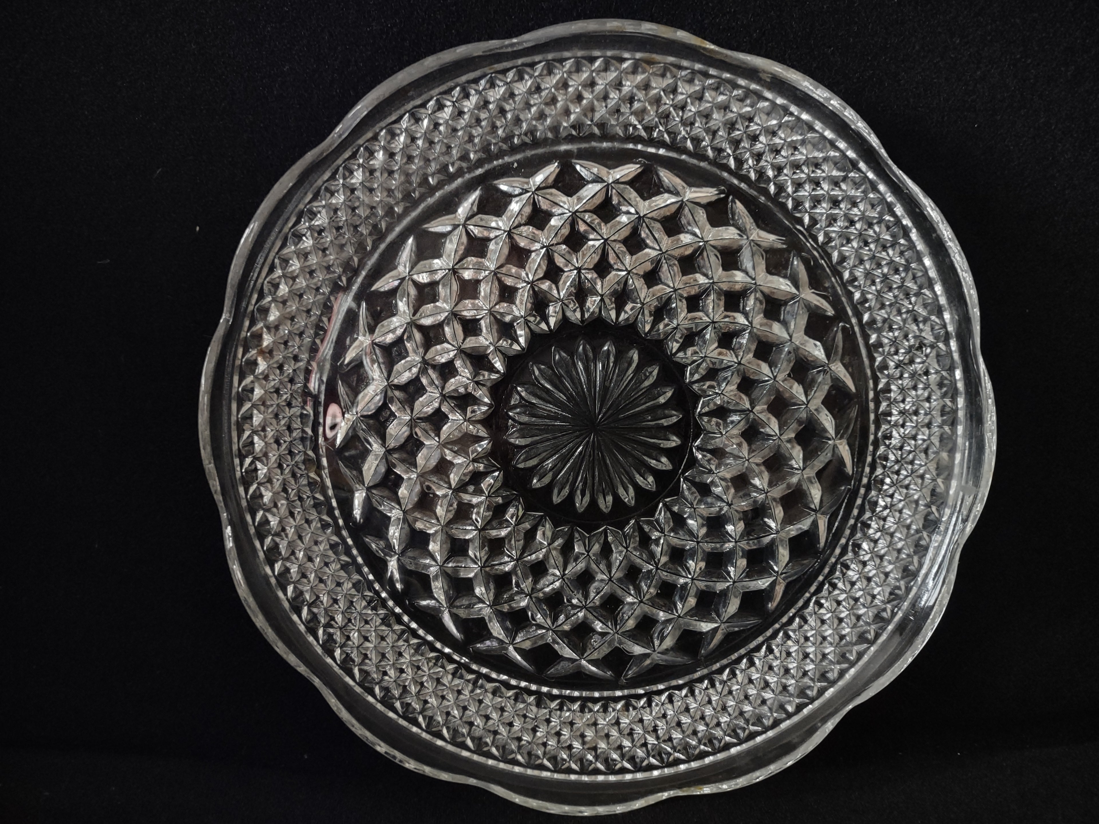 Wexford Anchor Hocking Large Glass Serving Platter Diamond (lot 5149)