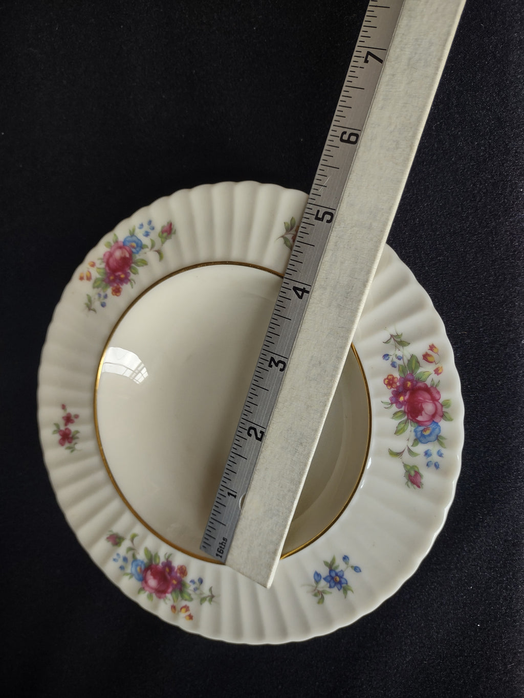 Vintage Lenox Pavlova Small Coupe Plate (lot 1843)