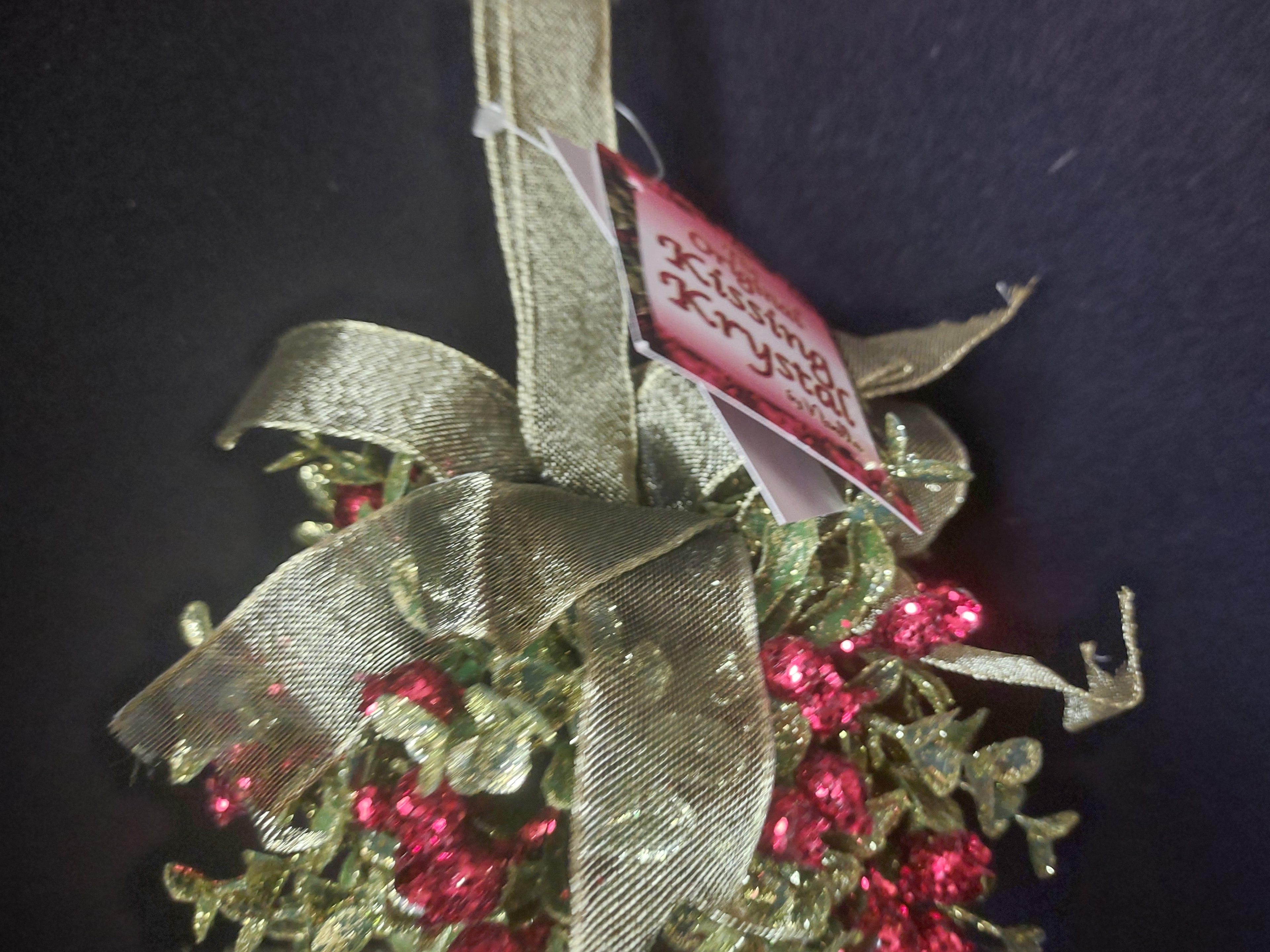 The Original Christmas Holiday Ornament Kissing Krystal Mistletoe (lot 1677)