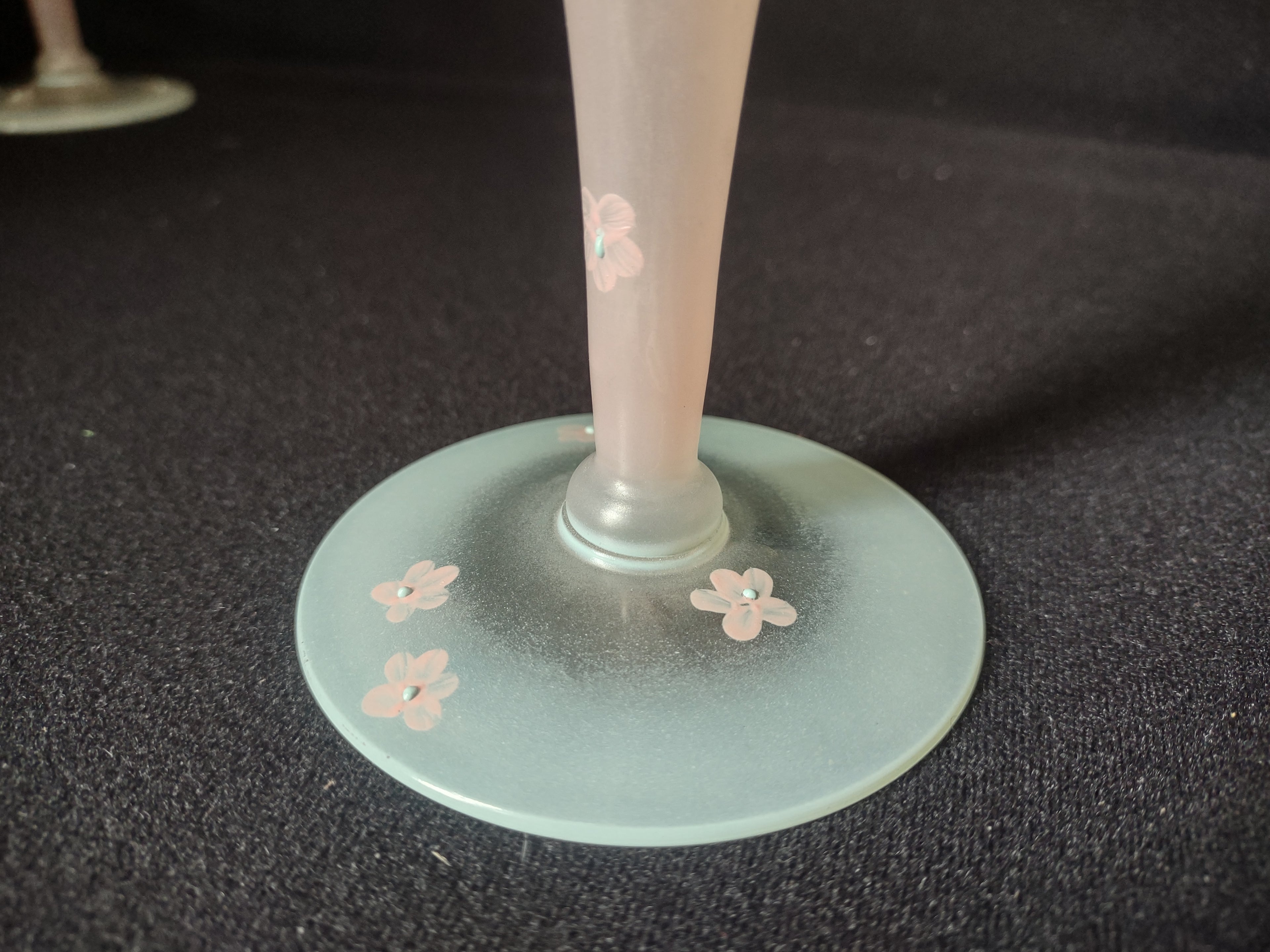 Set 5 Frosted Champagne Trumpet Pink Flowers Hand Painted Vintage MCM (lot 2741)