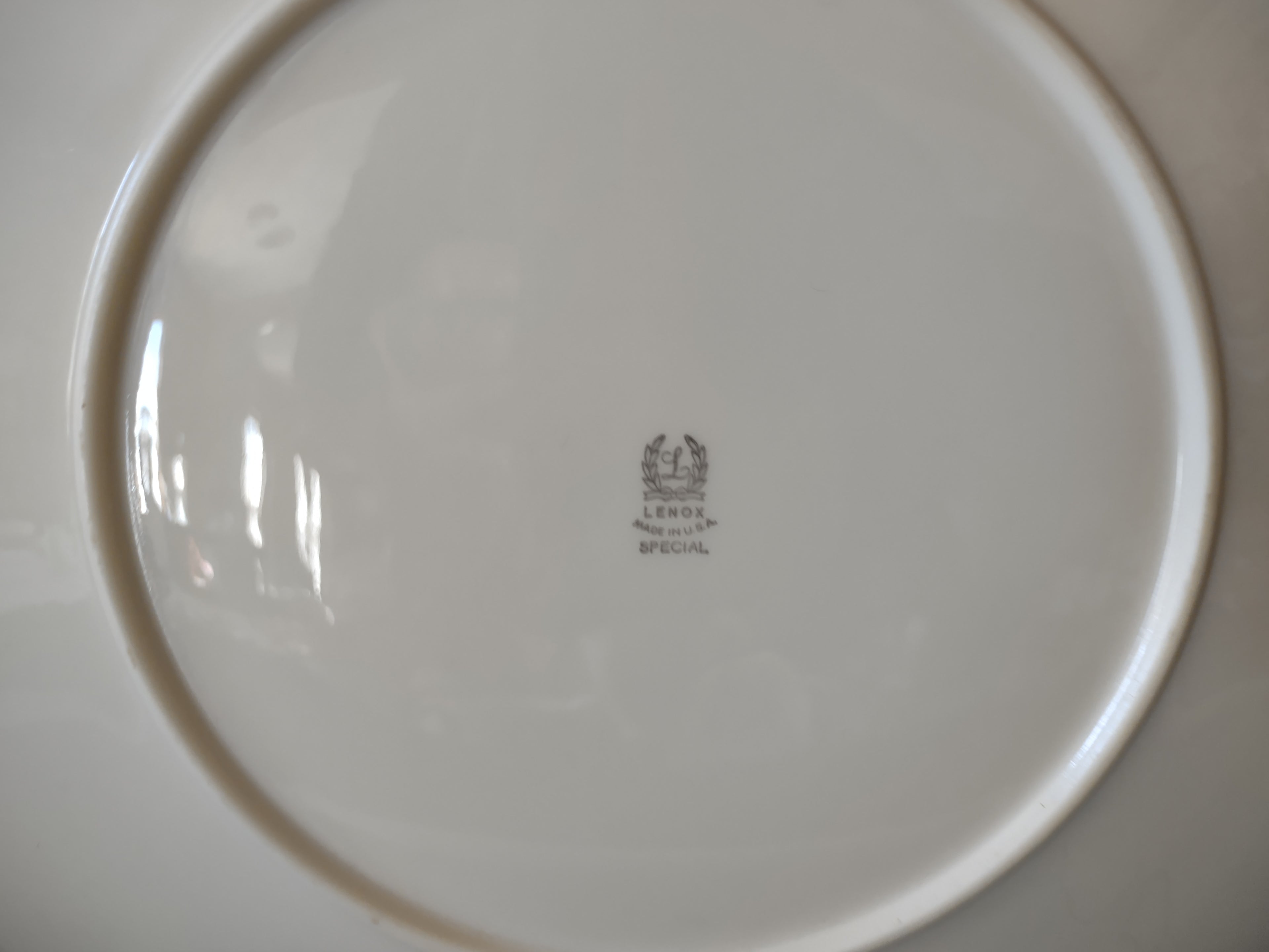 Vintage Lenox Special Dinner Plate Golden Wreath Stamp 10-1/2" (lot 1997)