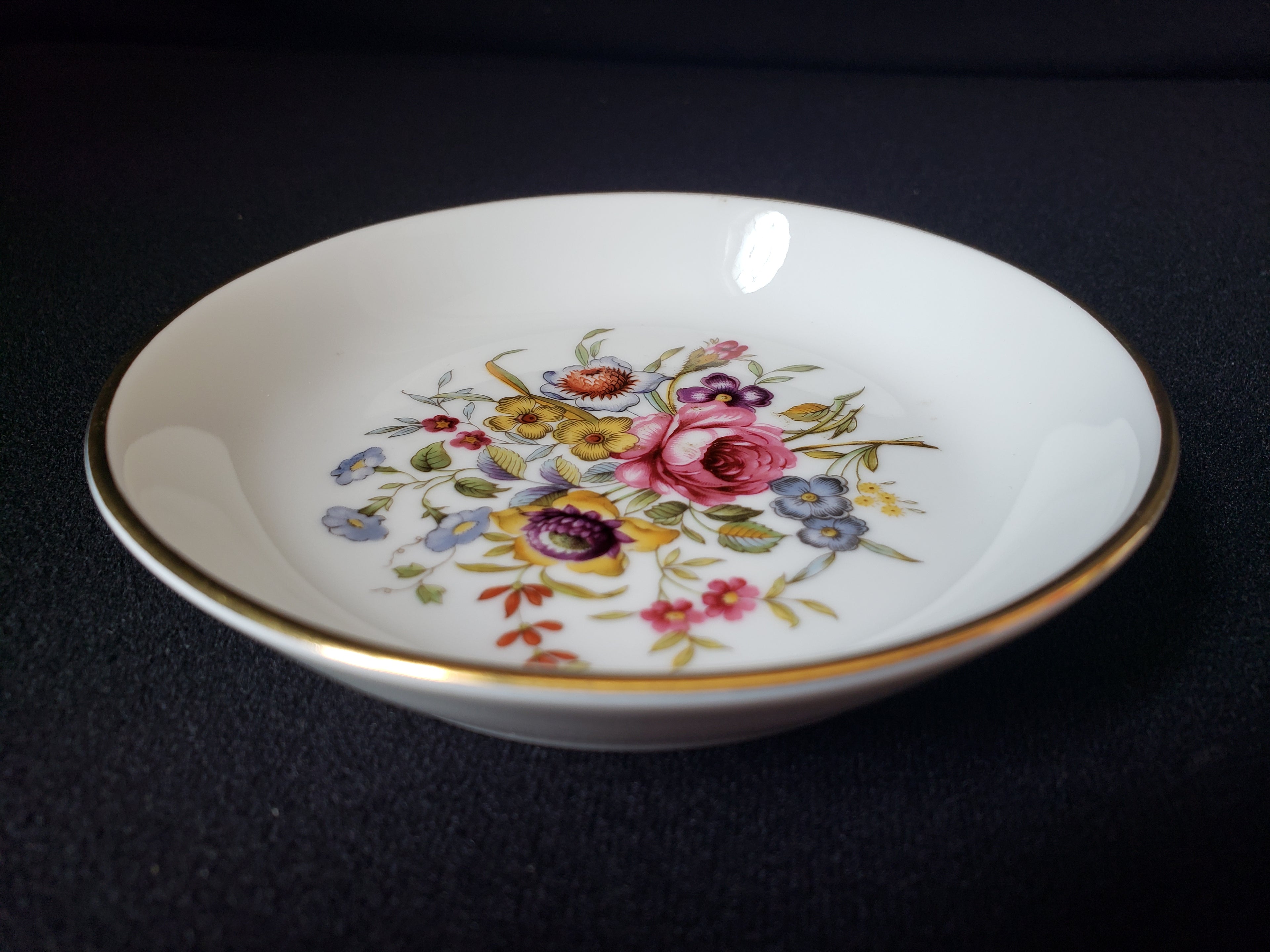 Vintage Royal Worcester Bournemouth Avon 1982 Small Dish 4-1/2" (lot 2066)