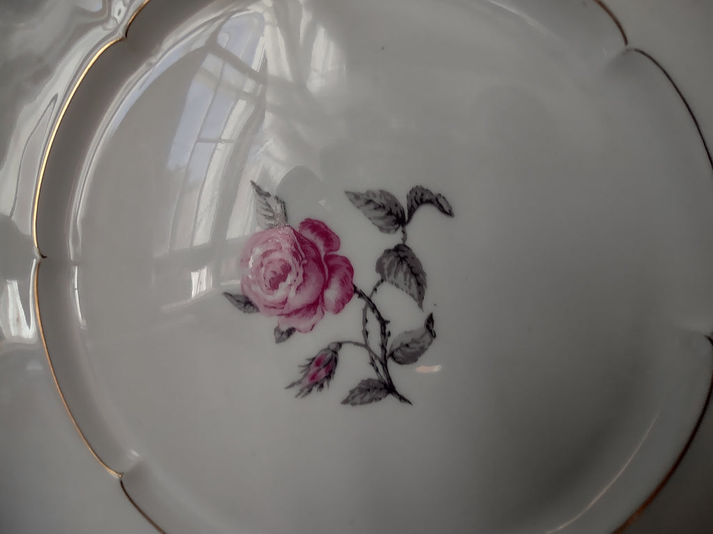 Haviland Limoges French Cottage Chic Bagatelle Rose Dinner Plate (lot 1123)