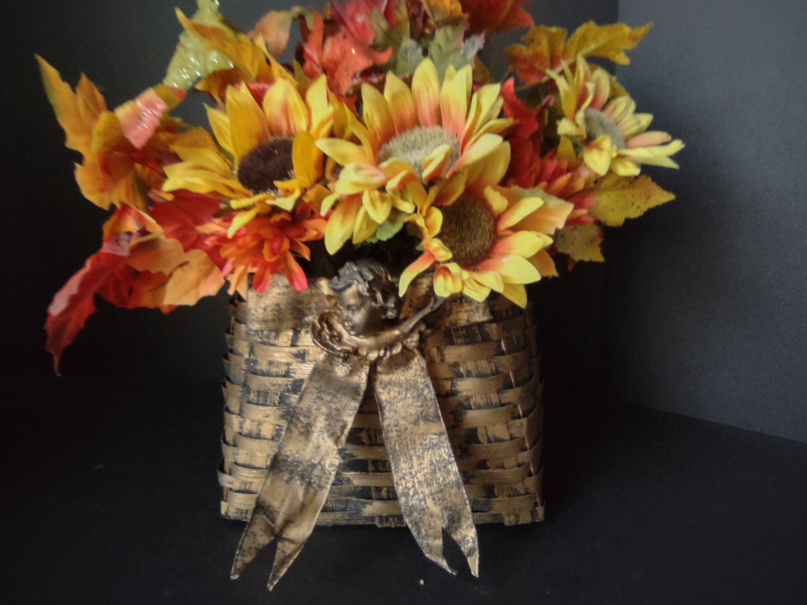 Angel Cupid Hanging Basket Fall Farmhouse Sunflower Halloween (lot 3072)