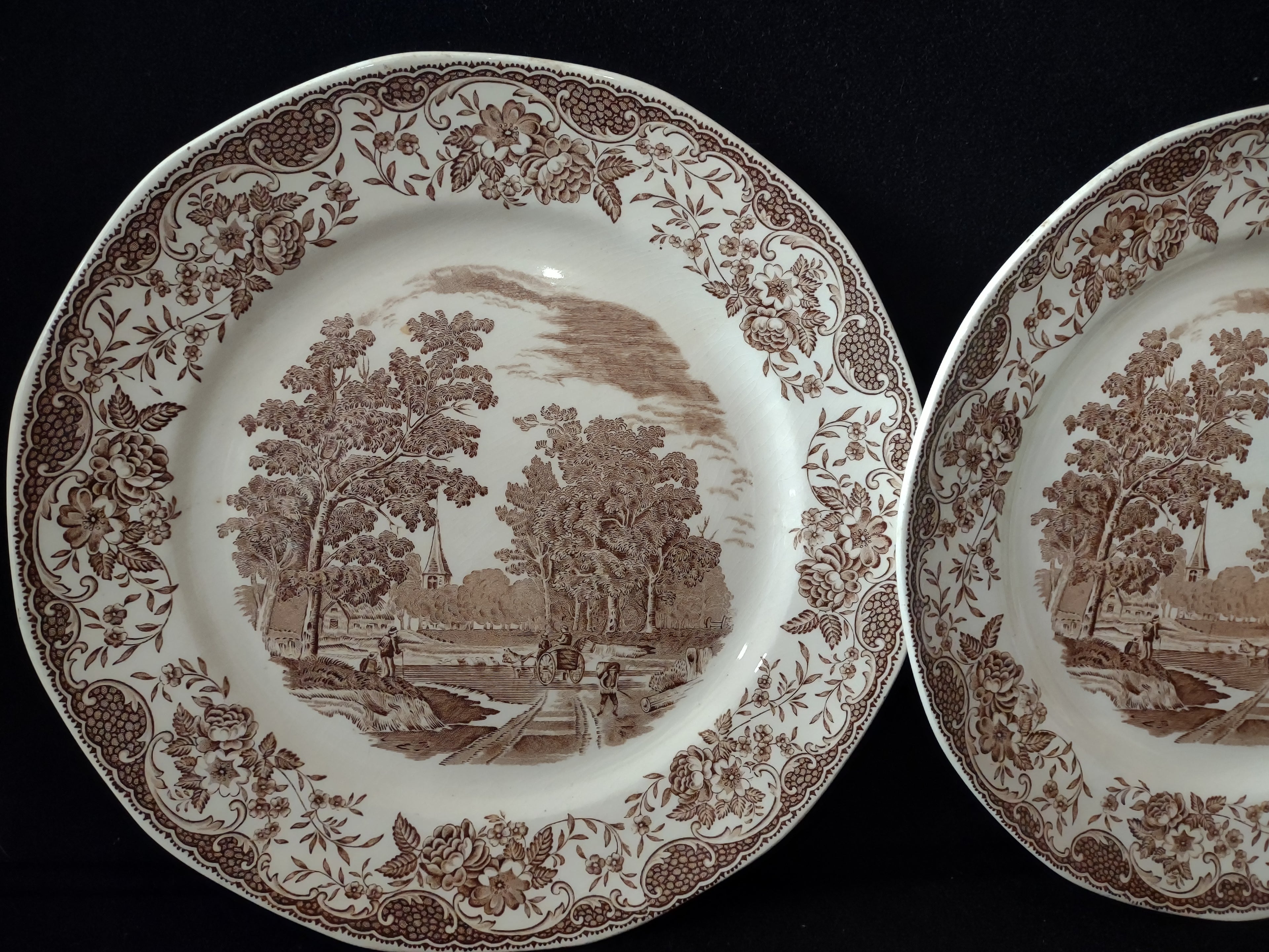 Vintage Royal Tudor Ware Olde England Barker England Dinner Plate x 2 (lot 5541)