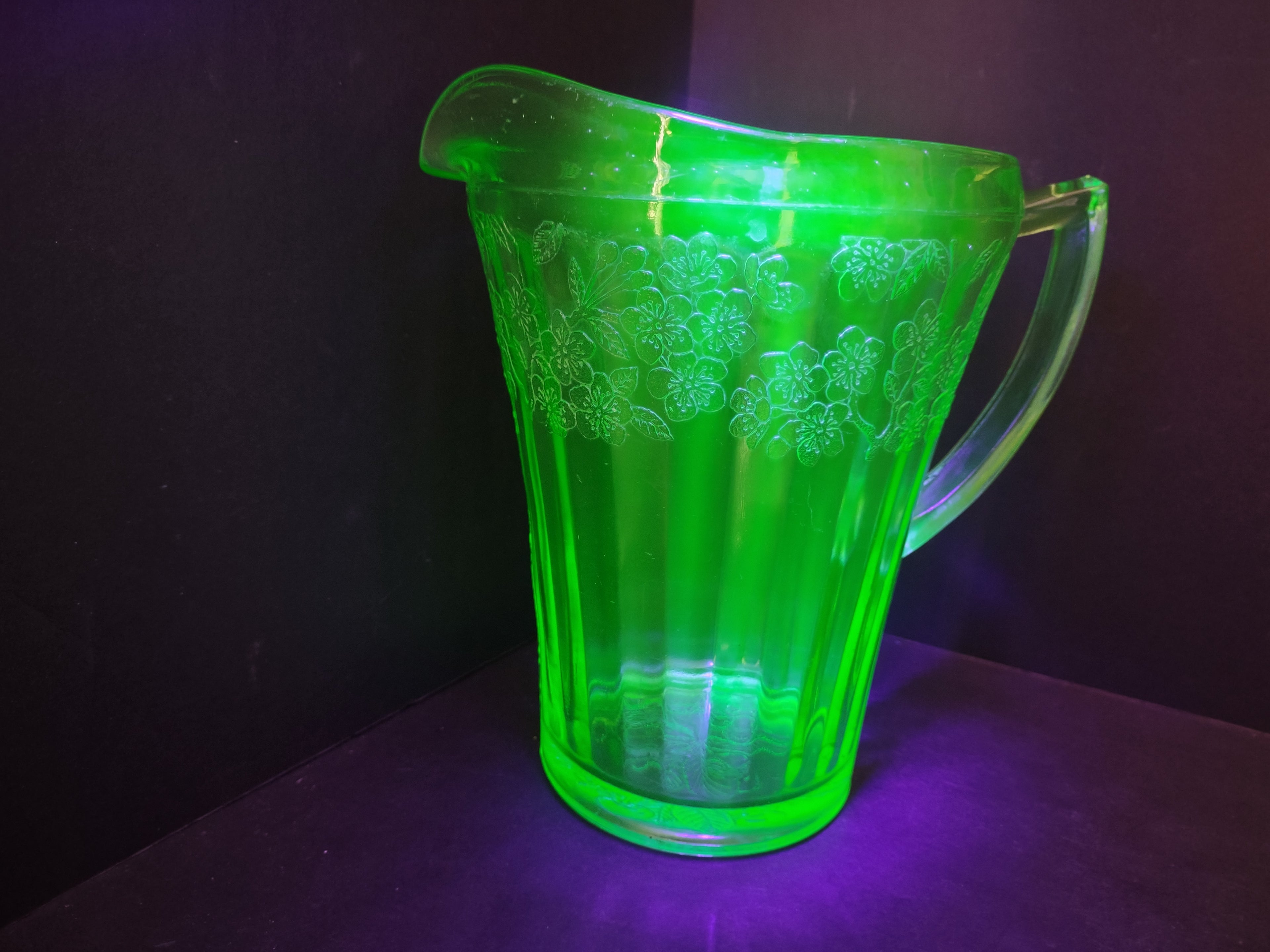 Green Light Up Uranium Glass Pitcher Jeanette Flat Panel Cherry Blossom lot 2718