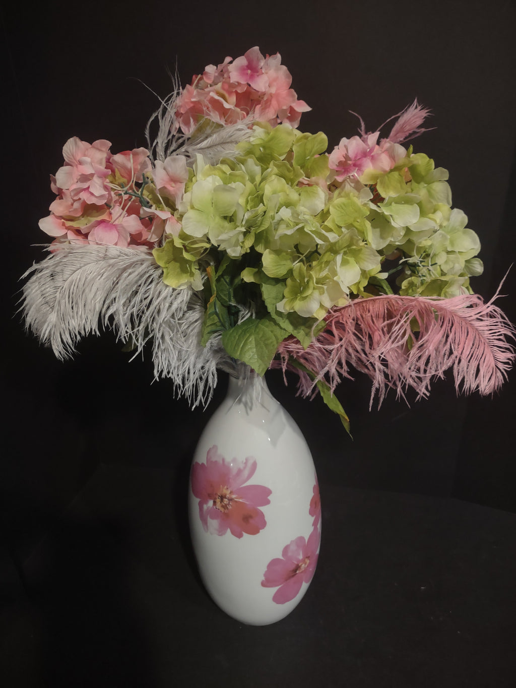 Valentine's Day Spring White Vase Pink Green Flower Feather (lot 1486)