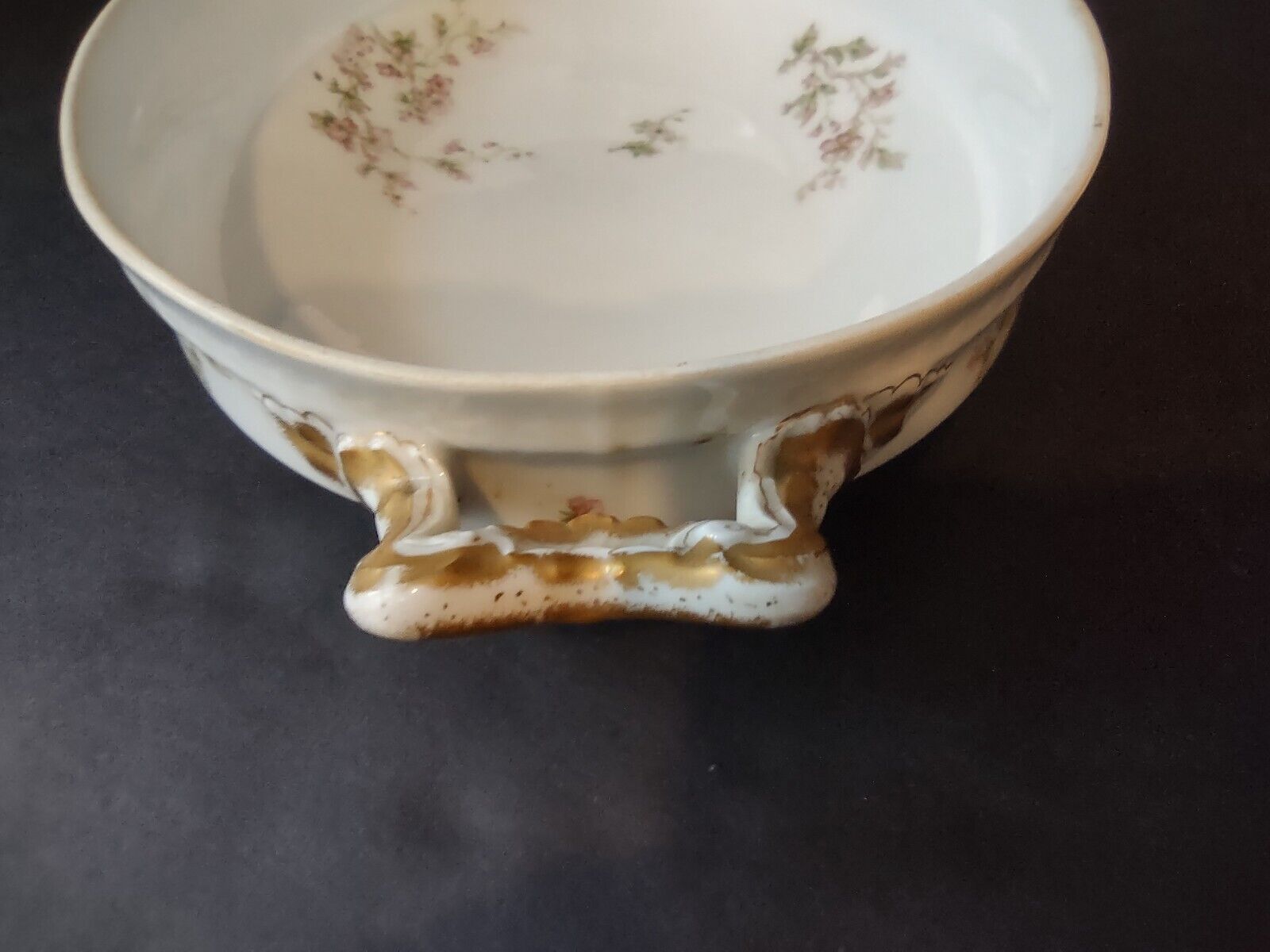 Haviland Limoges France Serving Bowl Gold Handles Red FLower Blossoms (lot 555)