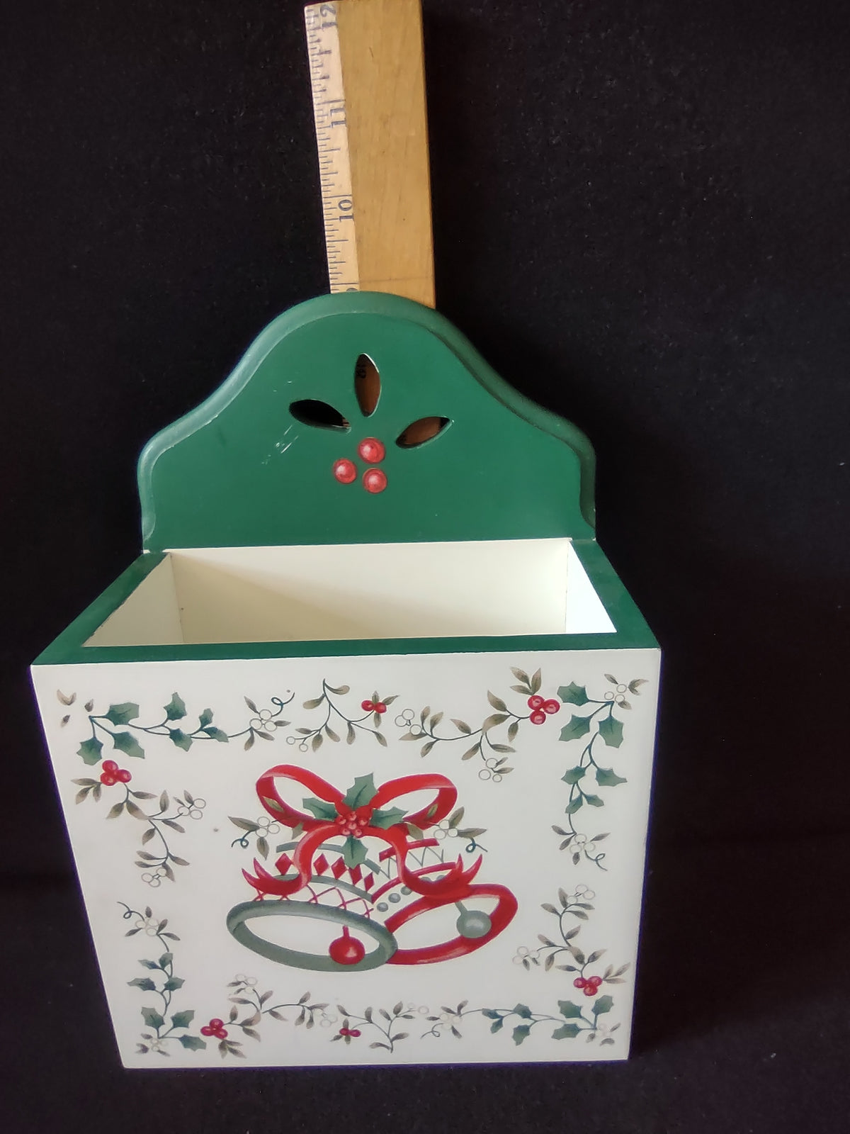 Vintage Pfaltzgraff Christmas Bells Holly Wooden Wall Pocket Red Green [8195n]