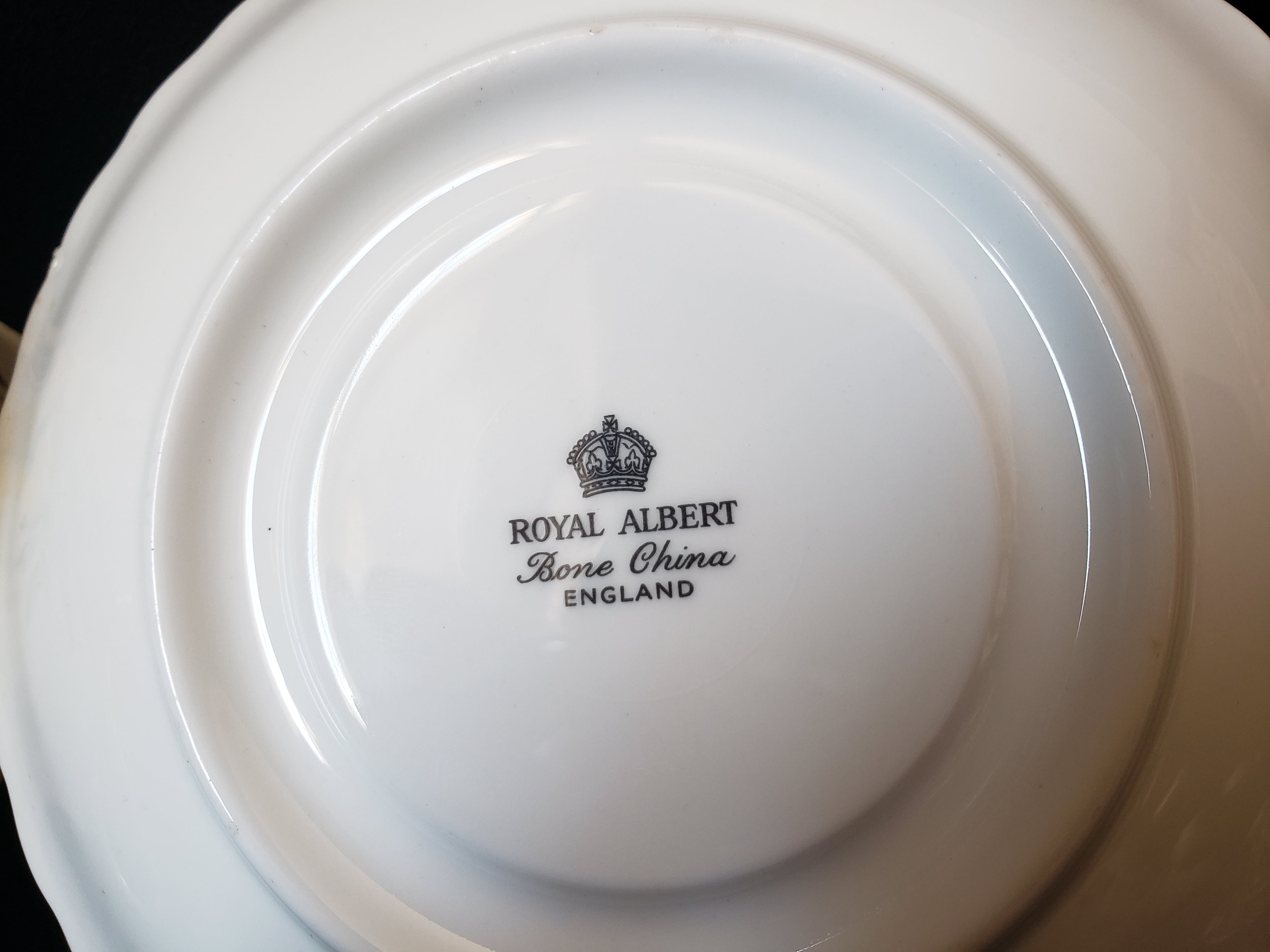 Royal Albert Tea up with Saucer Violets (lot 2032)