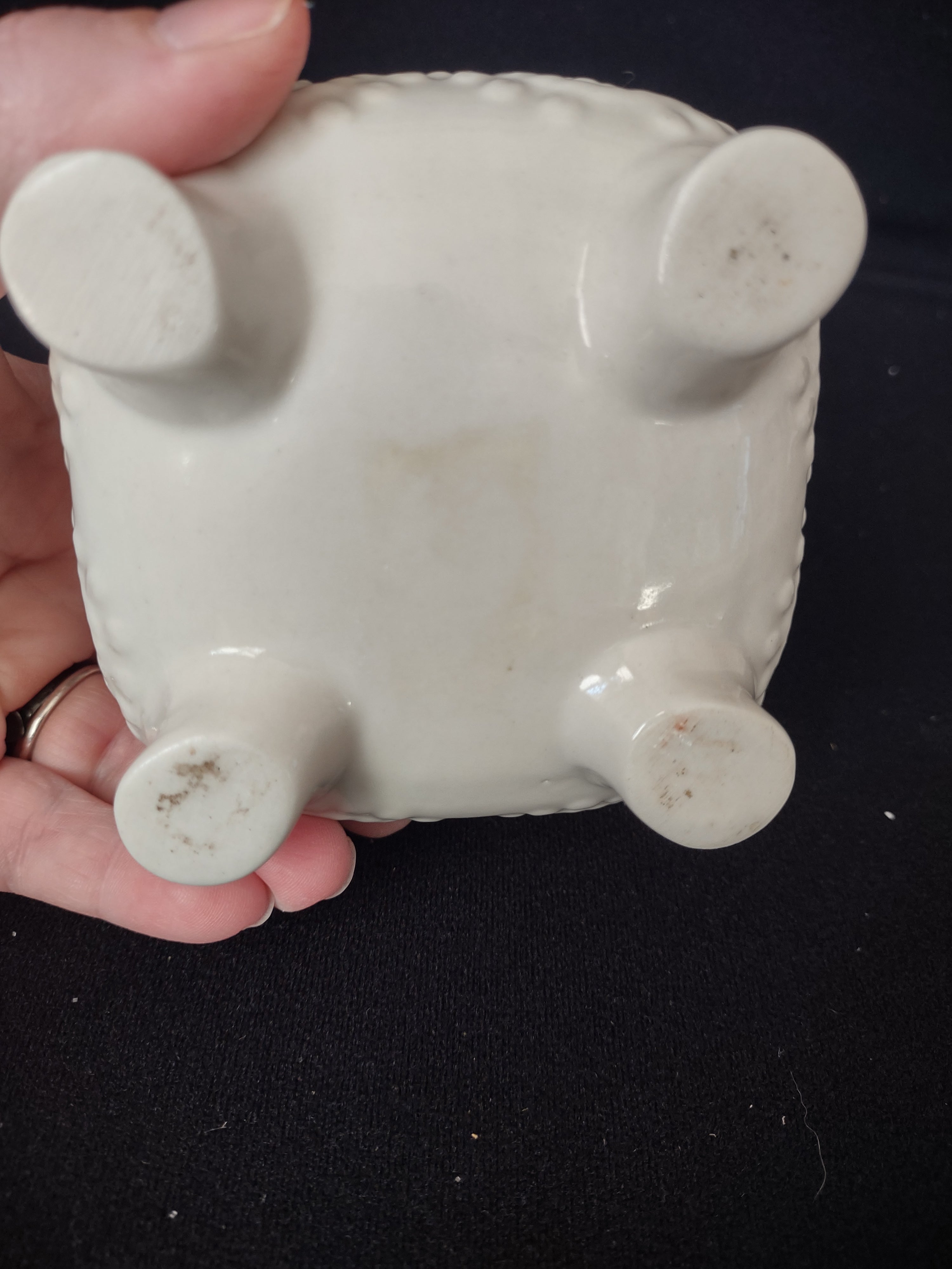 Ceramic Trinket Box (lot 2376)