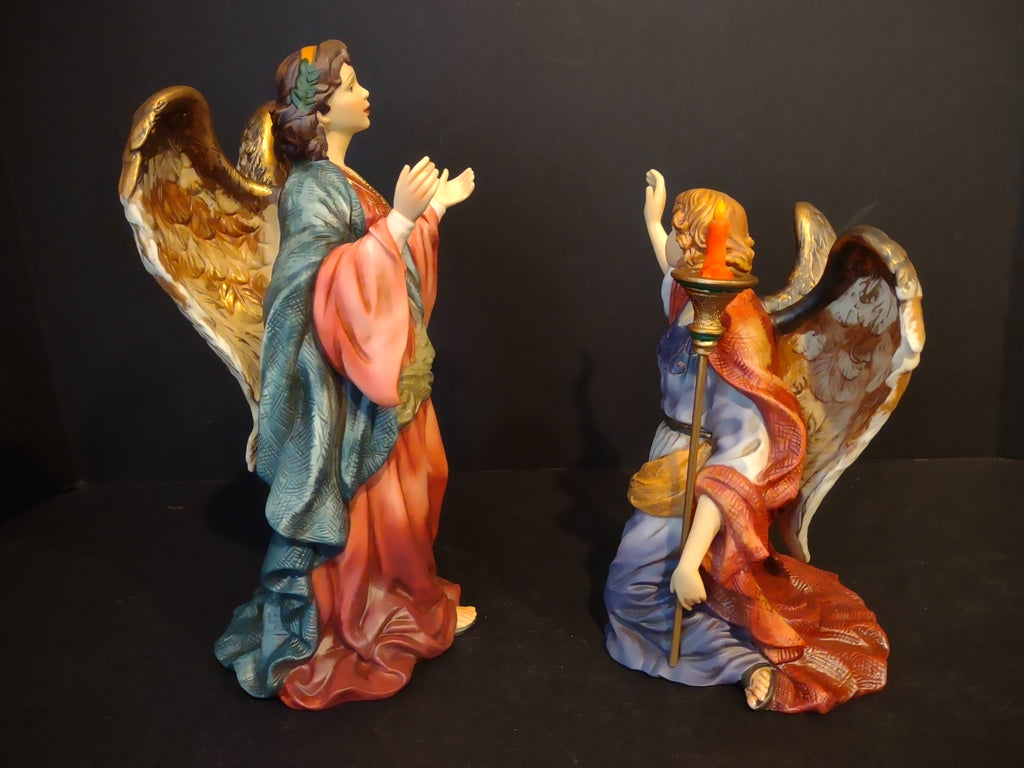 Christmas Collectible Porcelain Nativity Set of 2 Angels (lot 1328)