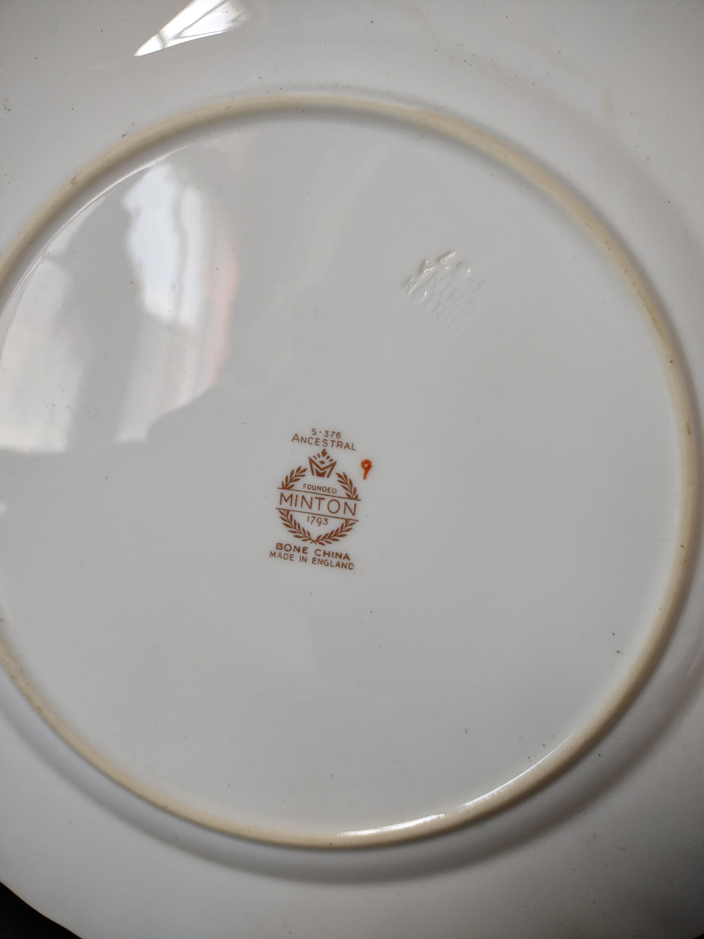Vintage Minton England Bone China Ancestor Dinner Plate (lot 5450)