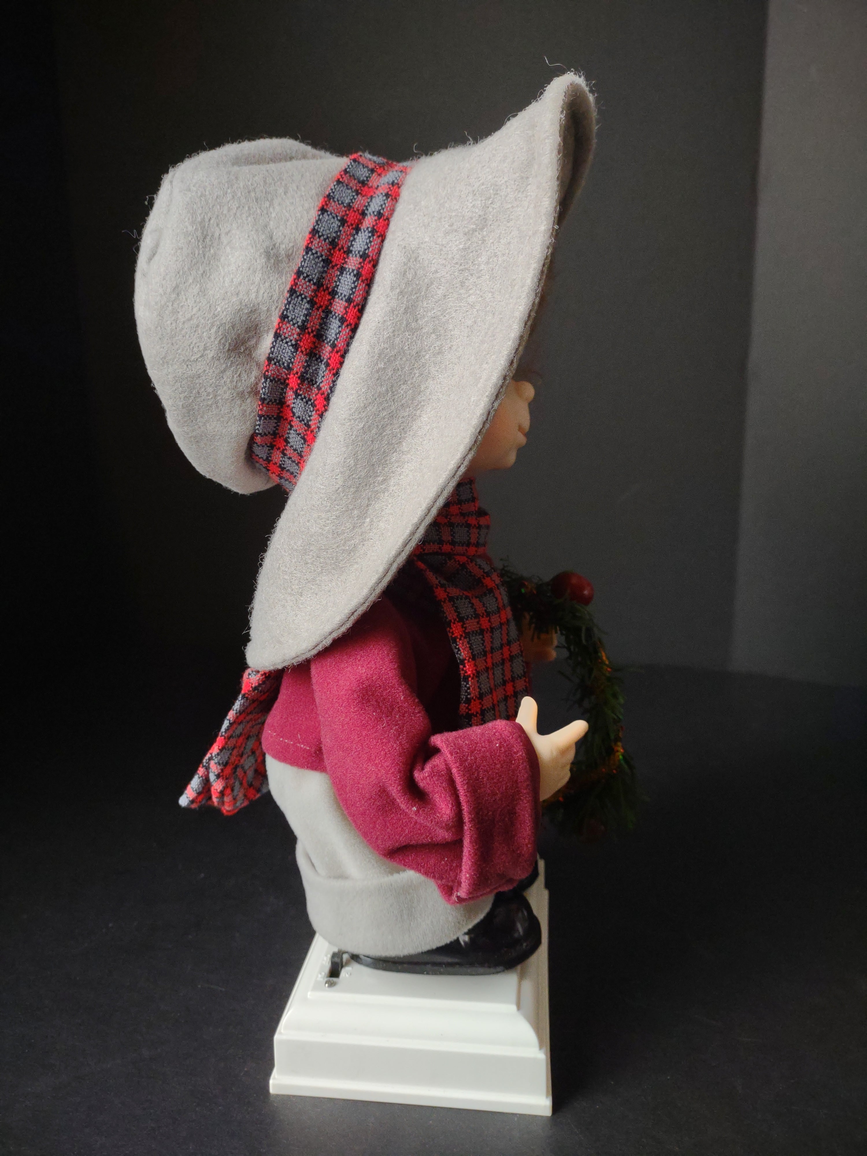 Vintage Christmas Animated Collectible Undercover Kids Derek (lot 1425)
