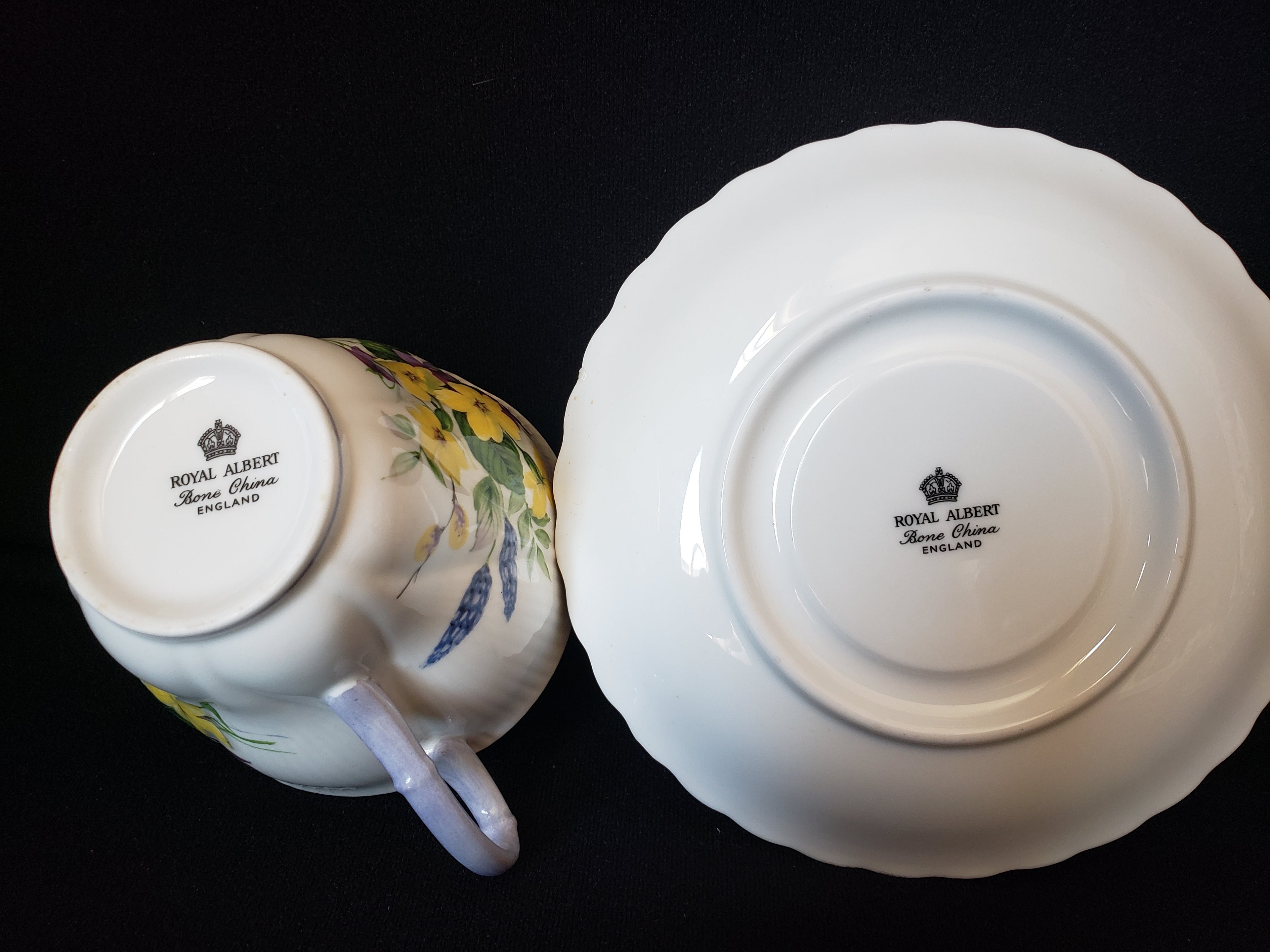 Royal Albert Tea up with Saucer Violets (lot 2032)