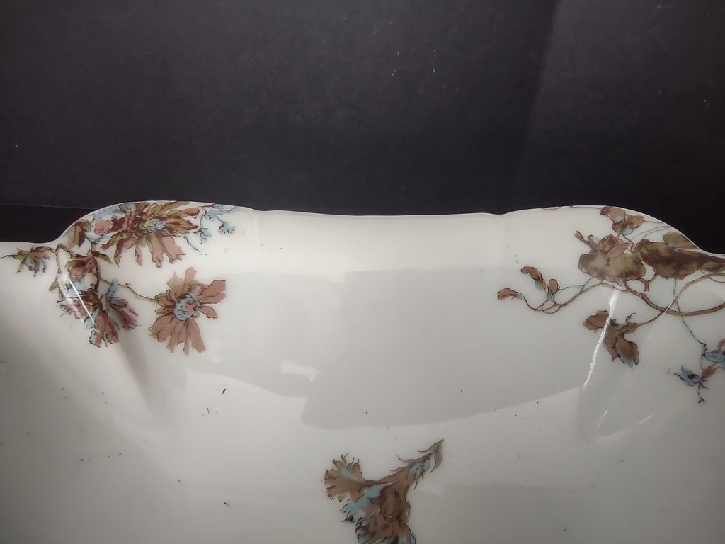 Depose Haviland Limoges Blue Flower Serving Bowl (lot 962)