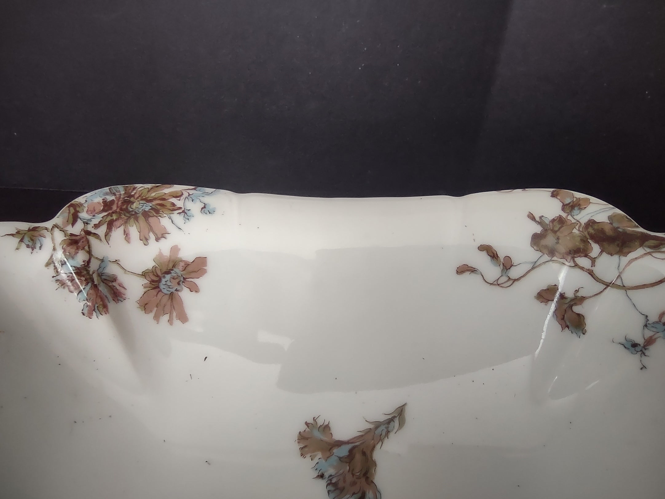 Depose Haviland Limoges Blue Flower Serving Bowl (lot 962)