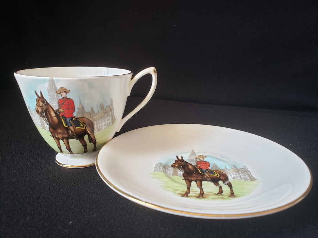 Vintage Royal Albert Bone China Parliament Guard Tea Cut and Saucer (lot 2019)
