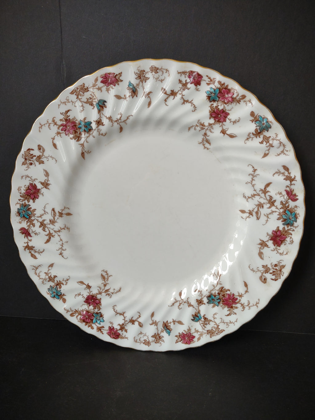 Vintage Minton England Bone China Ancestor Dinner Plate (lot 5450)