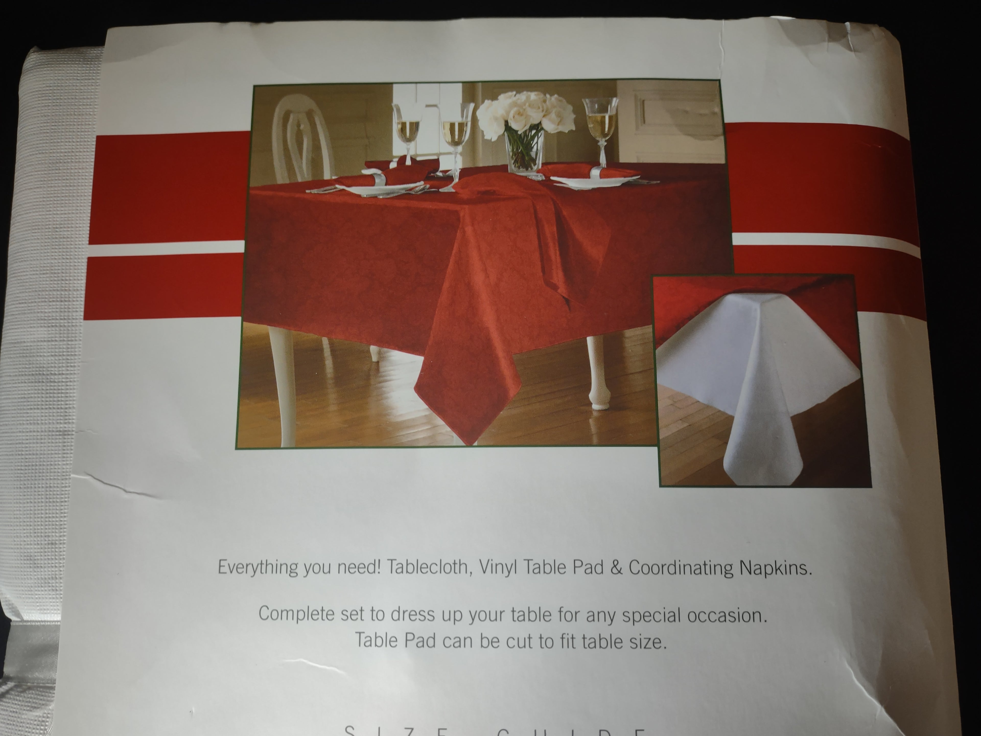 Red Table Round 70" Tablecloth Vinyl Table Pad 6 Coordinating Napkins lot 1744
